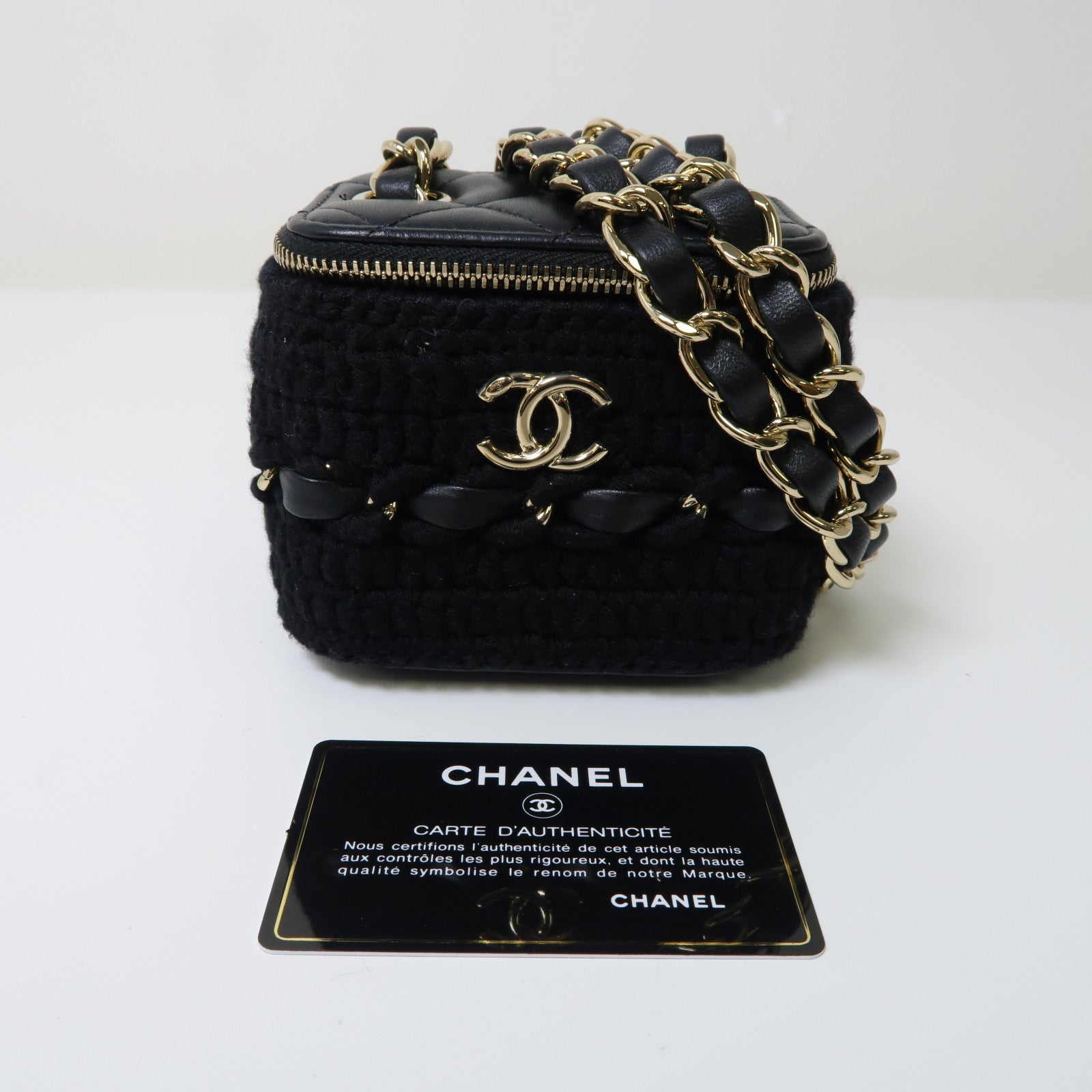 CHANEL 菱格皮革Chain Shoulder金扣鏈帶肩背袋黑色
