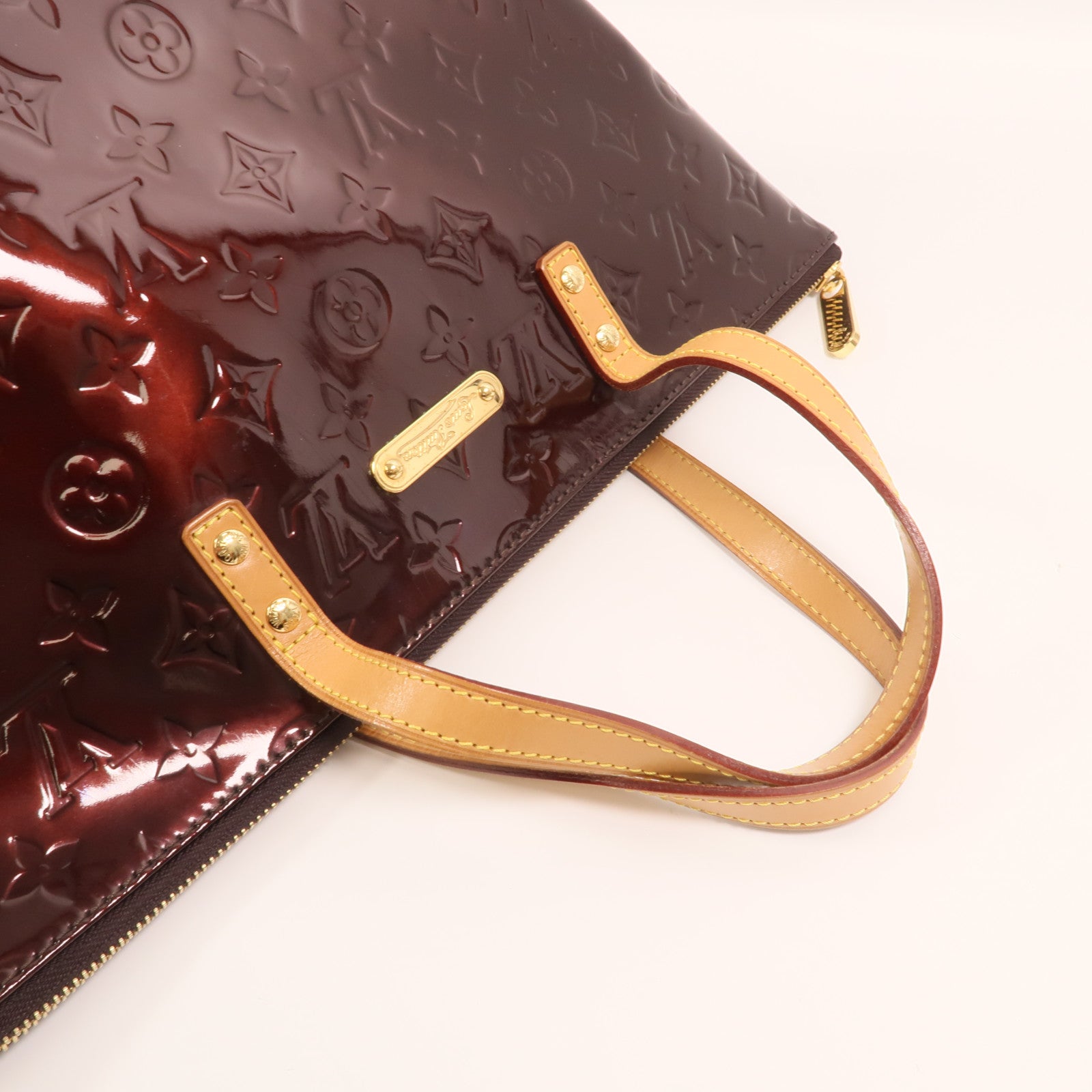 LOUIS VUITTON Mono-Vernis Bellevue PM金扣手挽袋