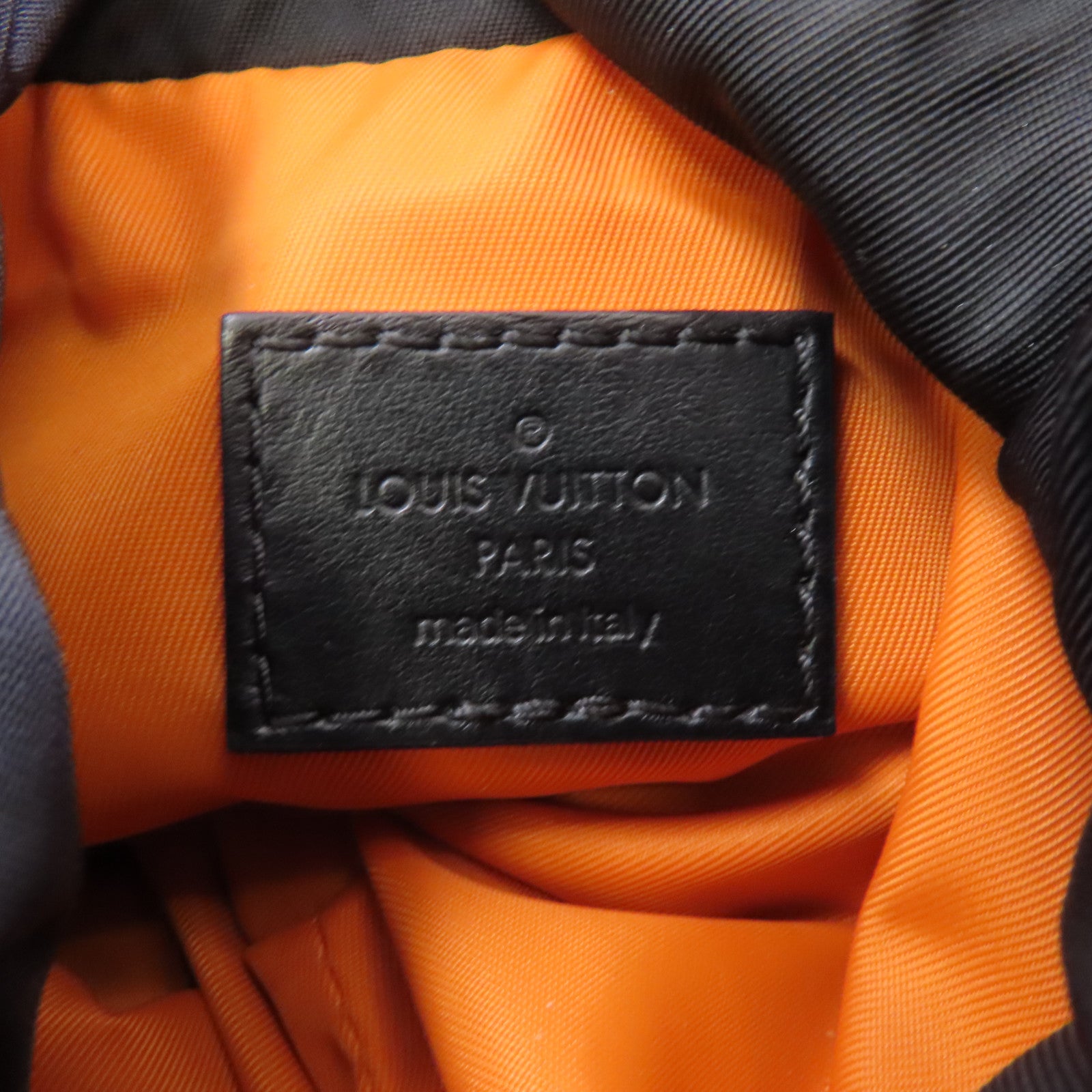 LOUIS VUITTON Monogram Shadow Chalk Nano肩背袋黑色