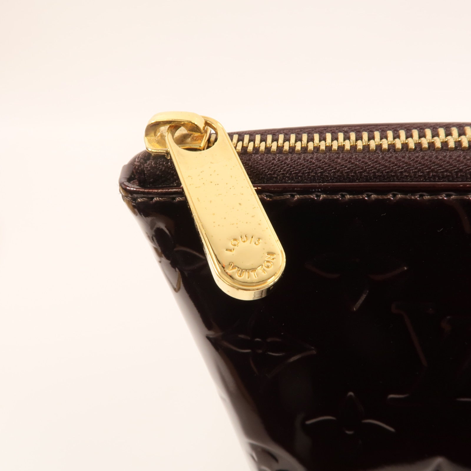 LOUIS VUITTON Mono-Vernis Bellevue PM金扣手挽袋