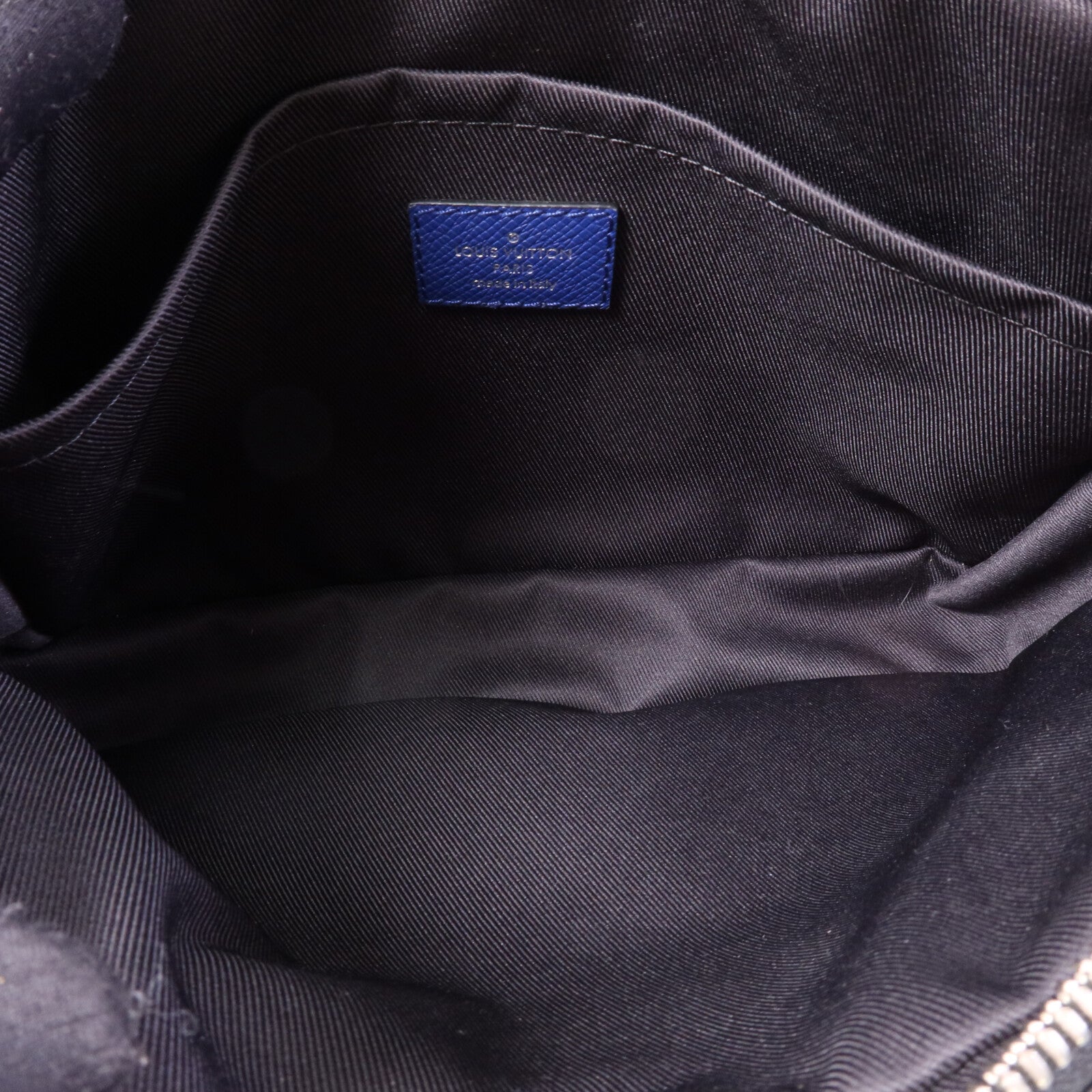 LOUIS VUITTON Taiga/Monogram Outdoor Messenger銀扣肩背袋