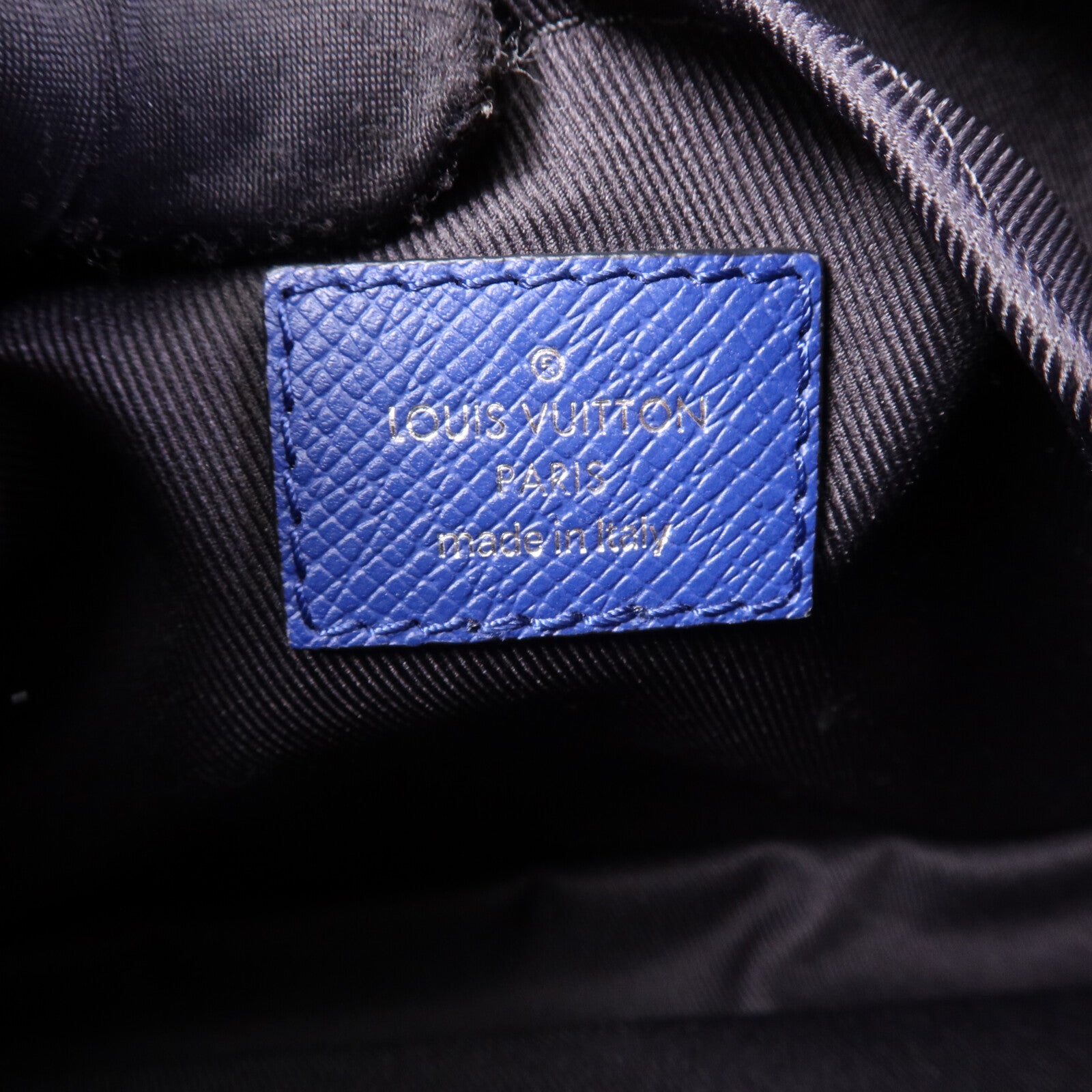 LOUIS VUITTON Taiga/Monogram Outdoor Messenger銀扣肩背袋