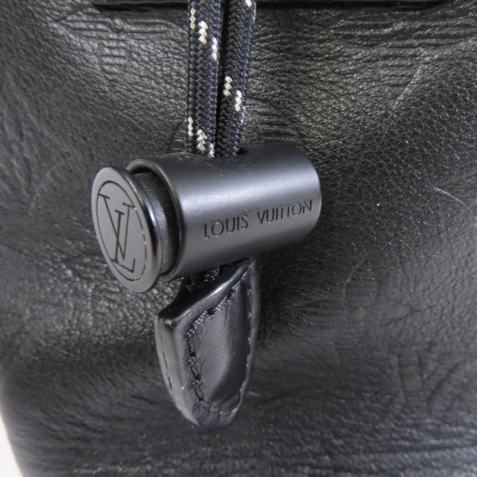 LOUIS VUITTON Monogram Shadow Chalk Nano肩背袋黑色