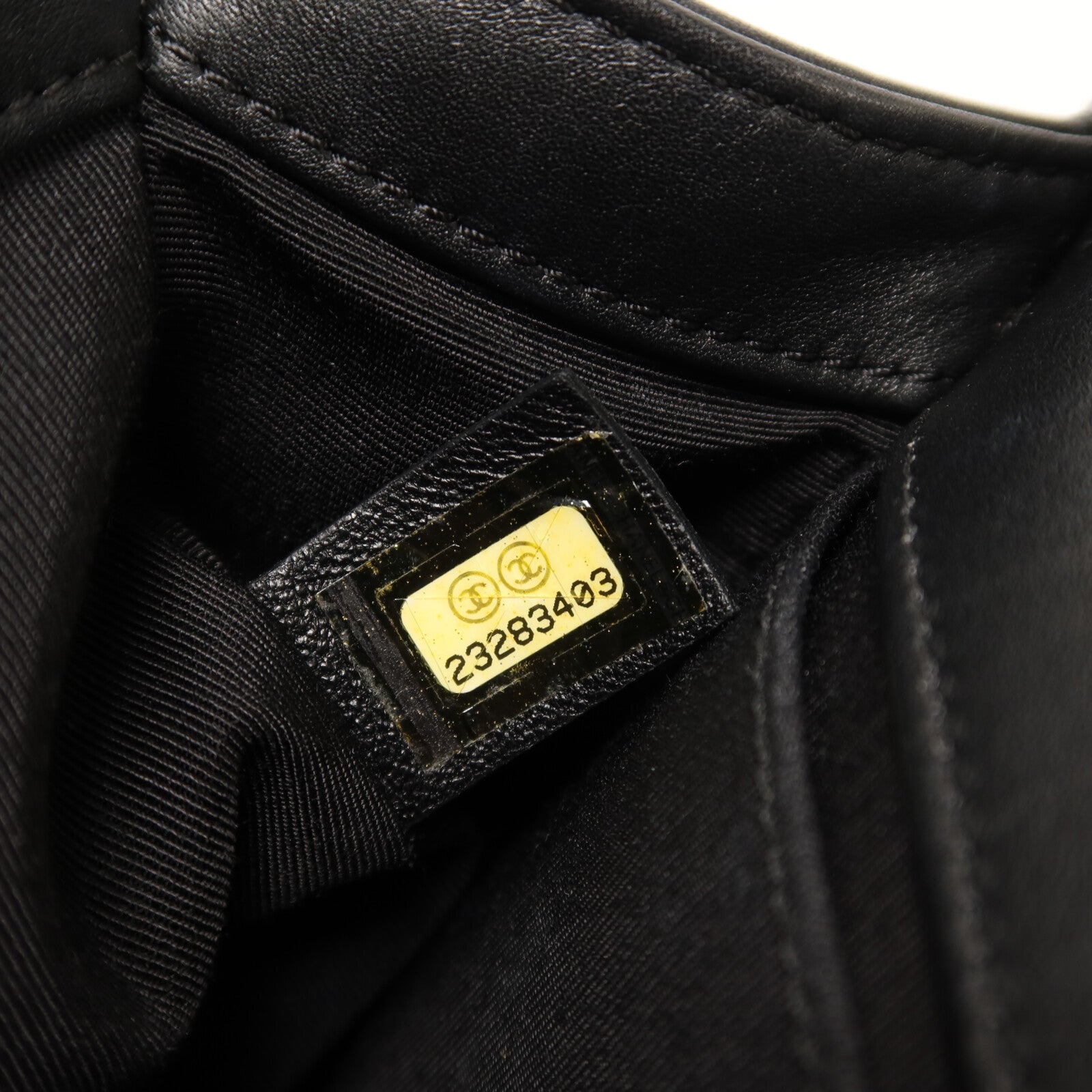 CHANEL 牛皮皮革Boy 20銀扣鏈帶肩背袋