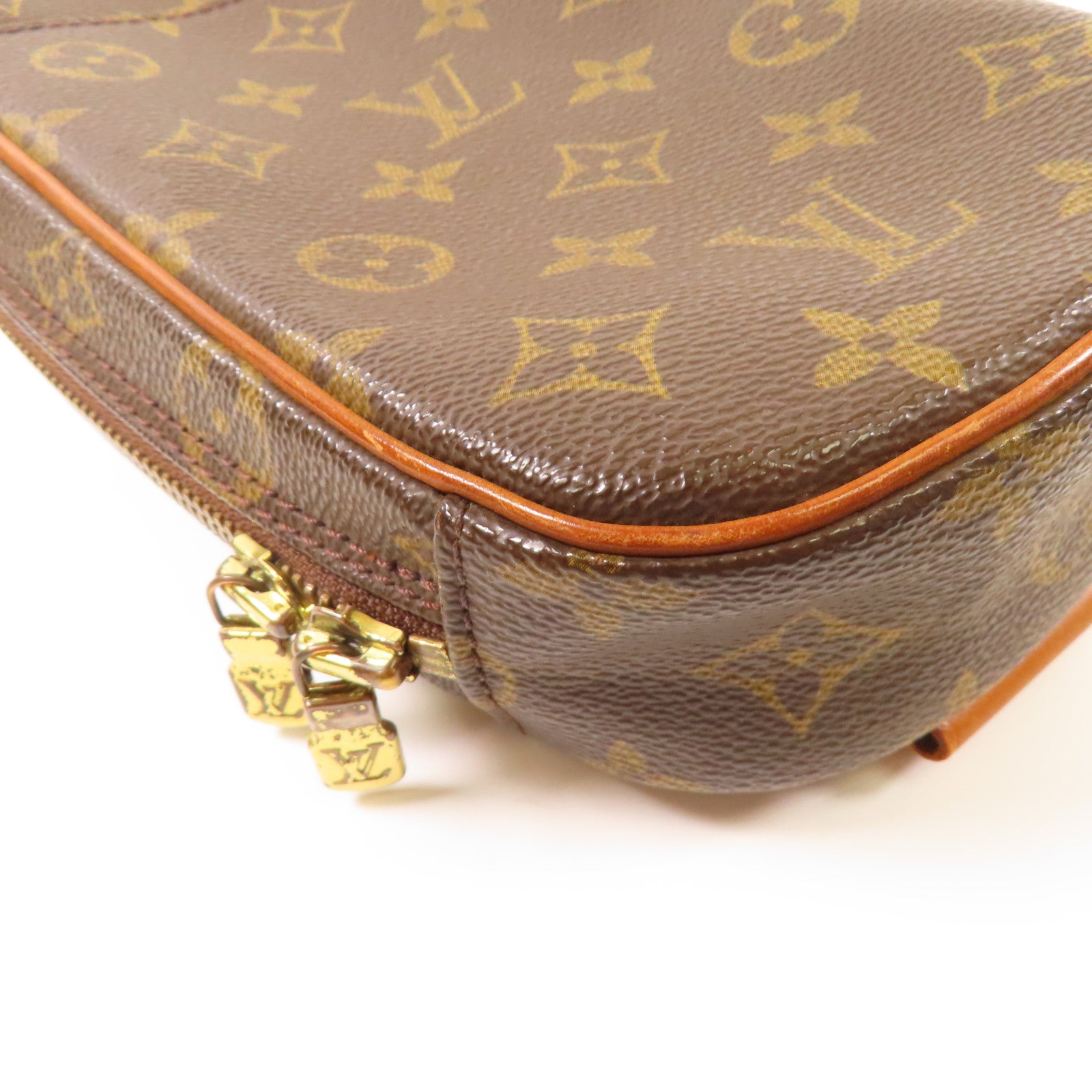 LOUIS VUITTON Monogram Pochette Gange金扣肩背袋