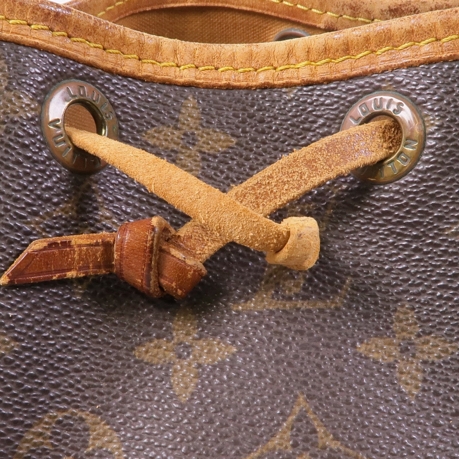 LOUIS VUITTON Monogram Petit Noe金扣肩背袋棕色