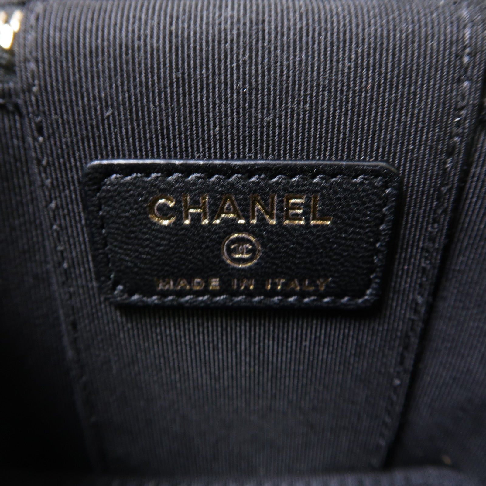 CHANEL 菱格皮革Chain Shoulder金扣鏈帶肩背袋黑色