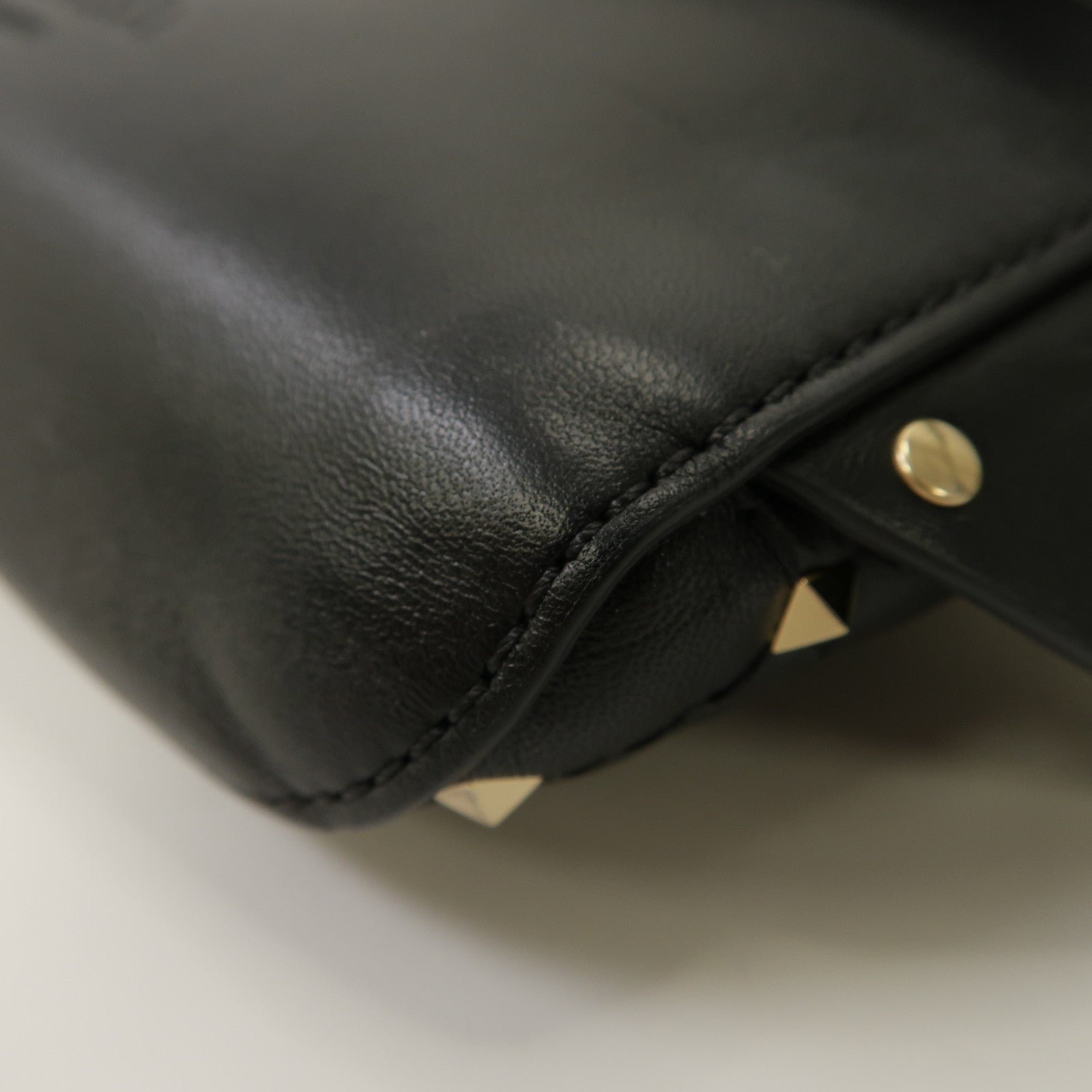 Valentino 牛皮皮革Rockstud Waist Bag金扣腰包黑色