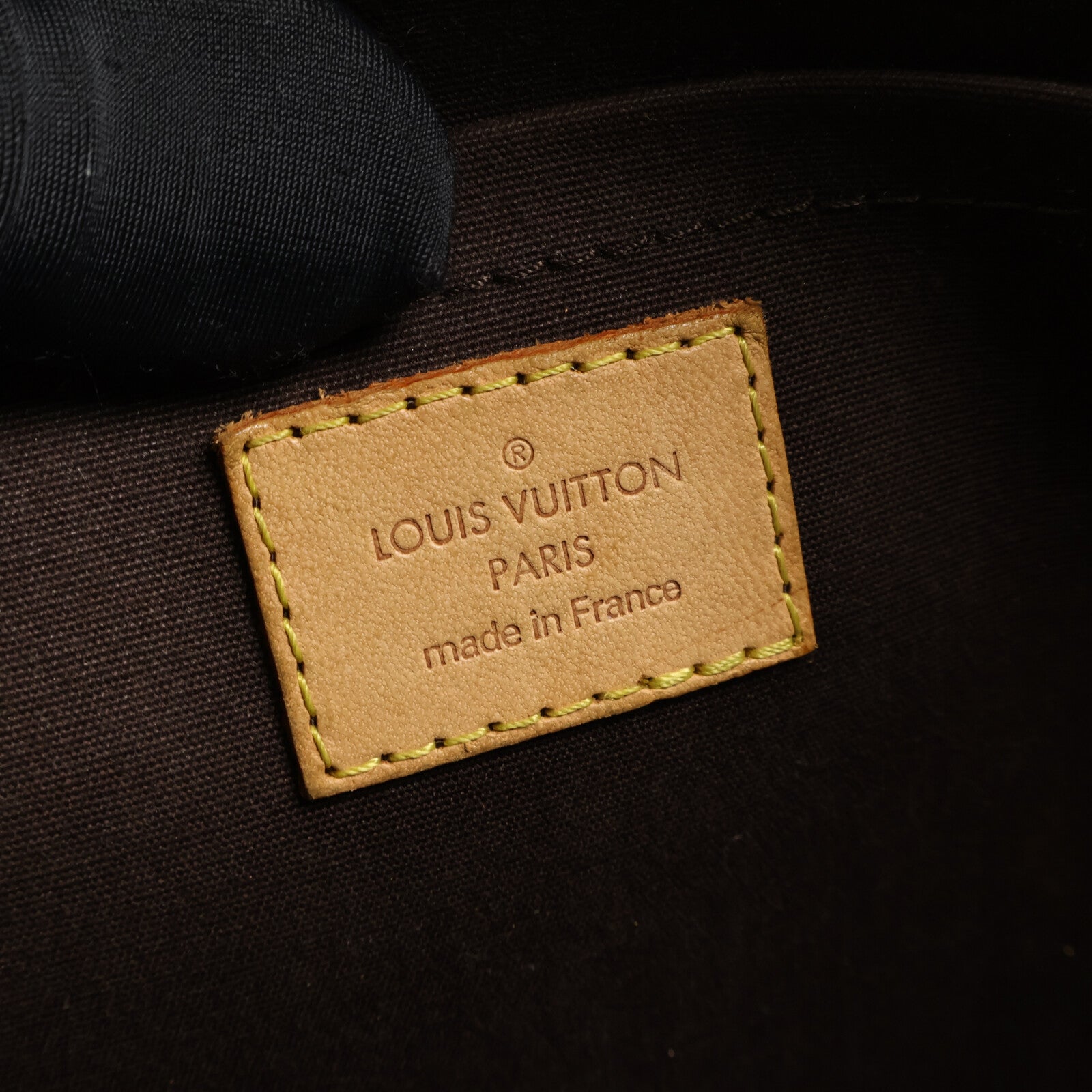 LOUIS VUITTON Monogram Vernis Rosewood Avenue金扣肩背袋