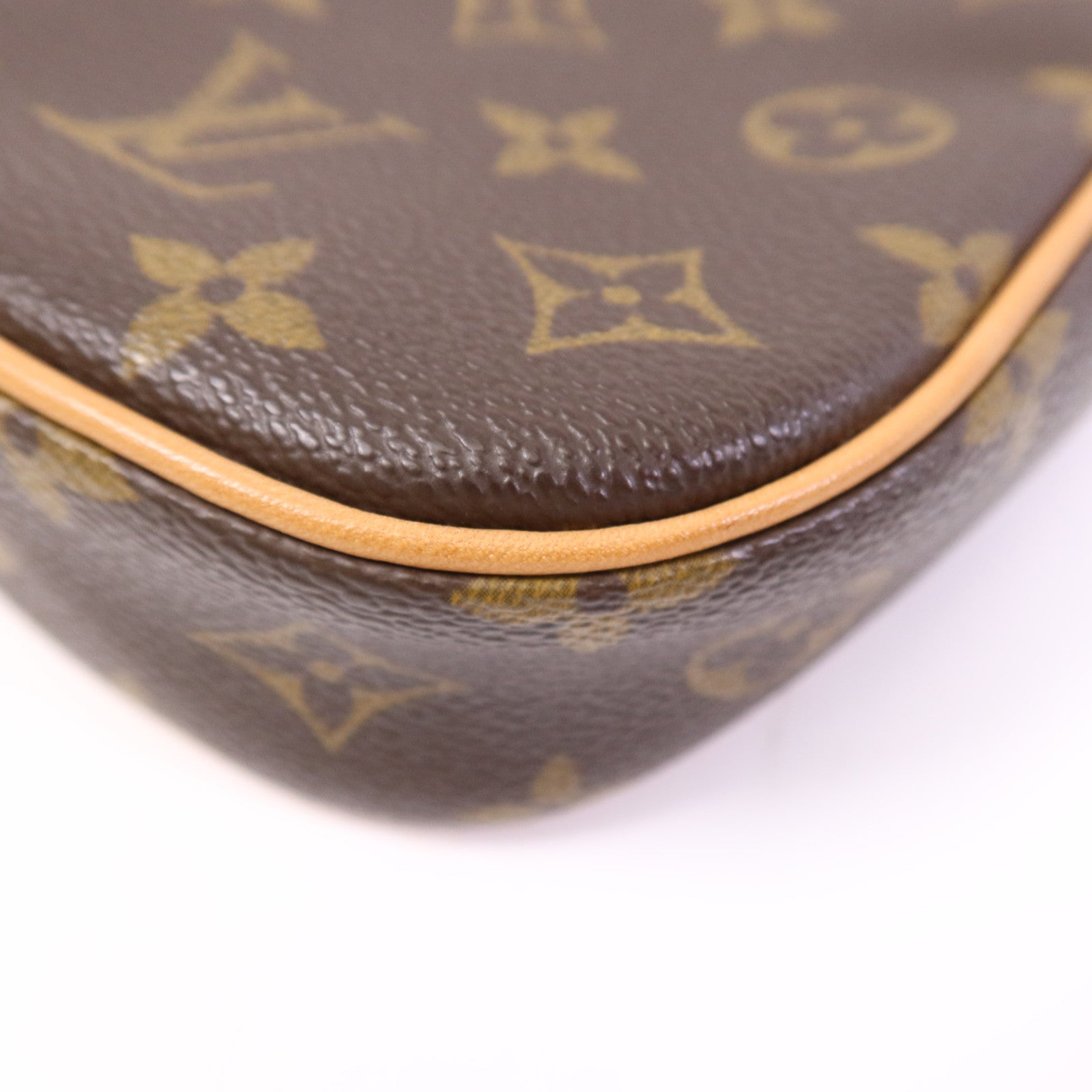 LOUIS VUITTON Monogram Pochette Gange金扣肩背袋
