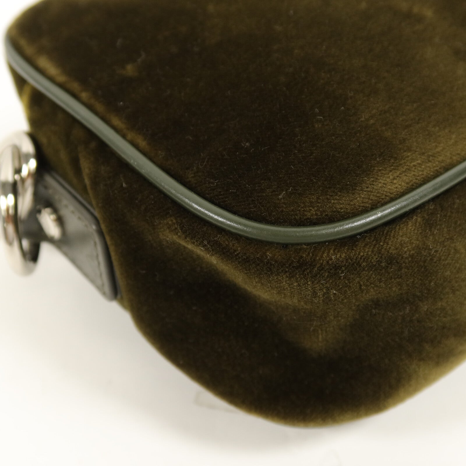 VIVIENNE TAM 天鵝絨Bromley Camera Bag鏈帶肩背袋