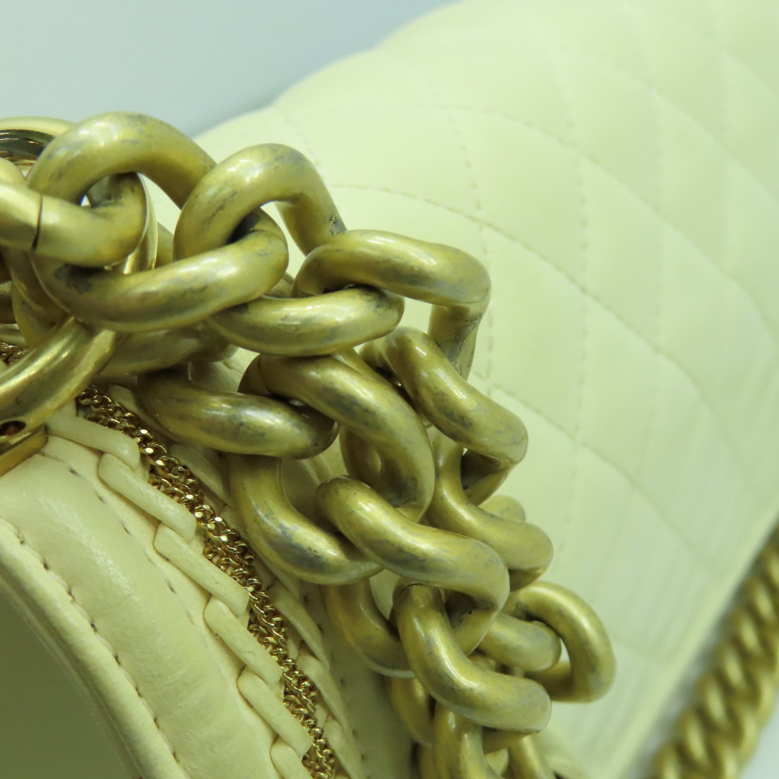 CHANEL 【激減優惠】菱格羊皮皮革Boy Chain Shoulder Bag金扣鏈帶肩背袋白色