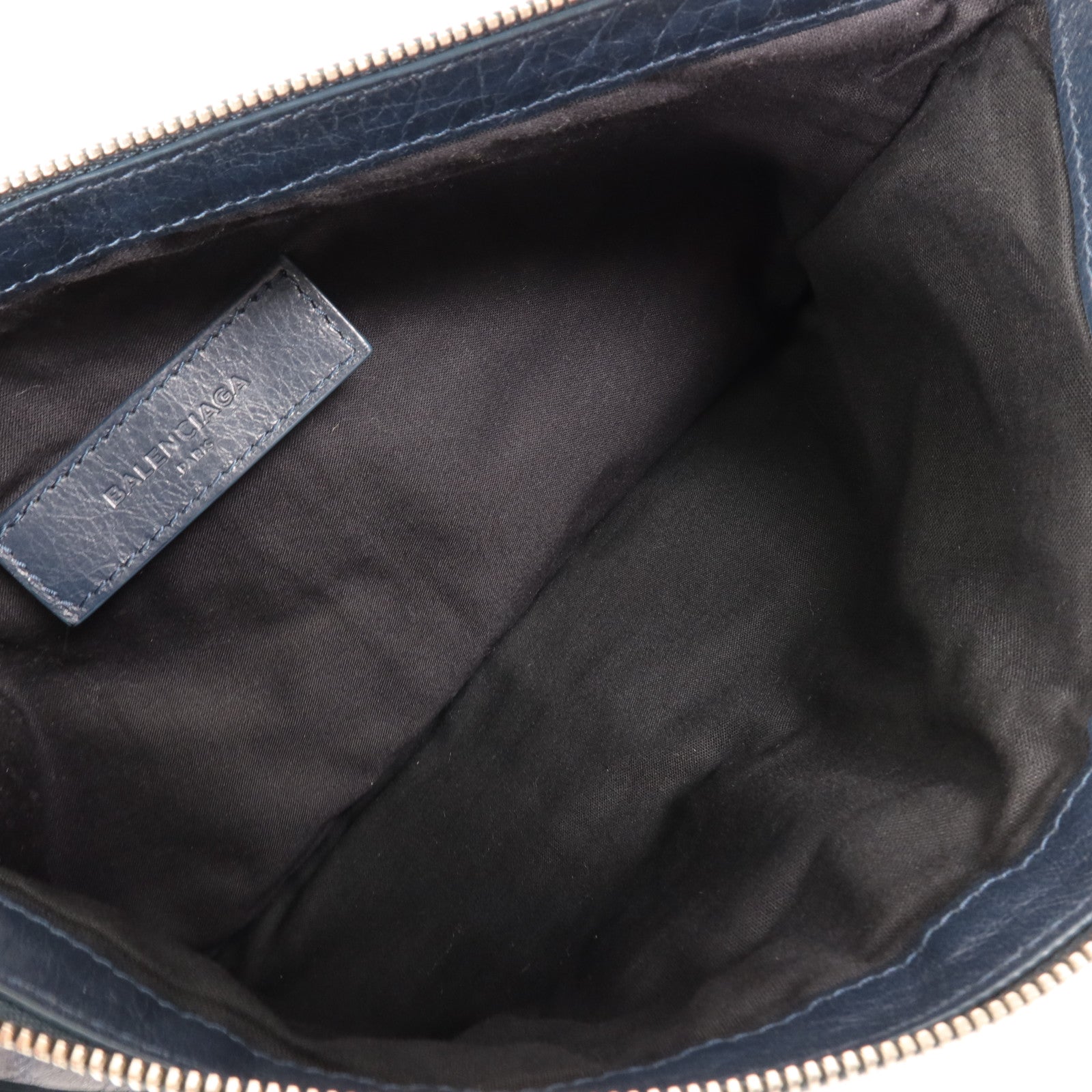 BALENCIAGA 牛皮皮革Pouch銀扣手拿包