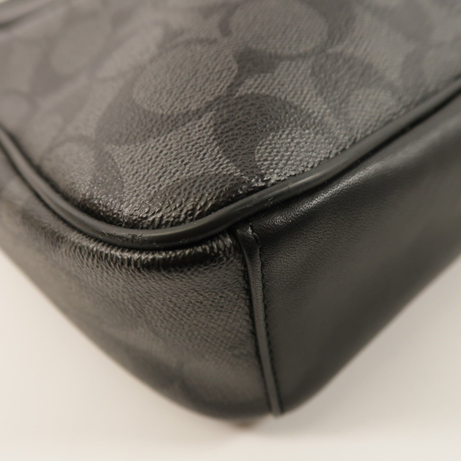 COACH 塗層帆布Charles Fight Bag銀扣肩背袋