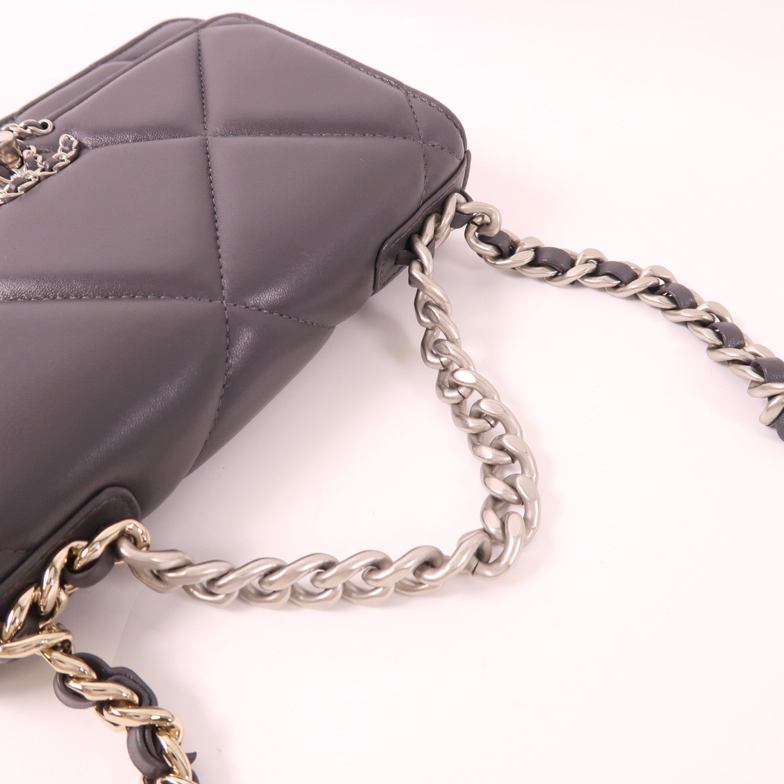 CHANEL 羊皮皮革C19 WOC Wallet On Chain鏈帶肩背袋