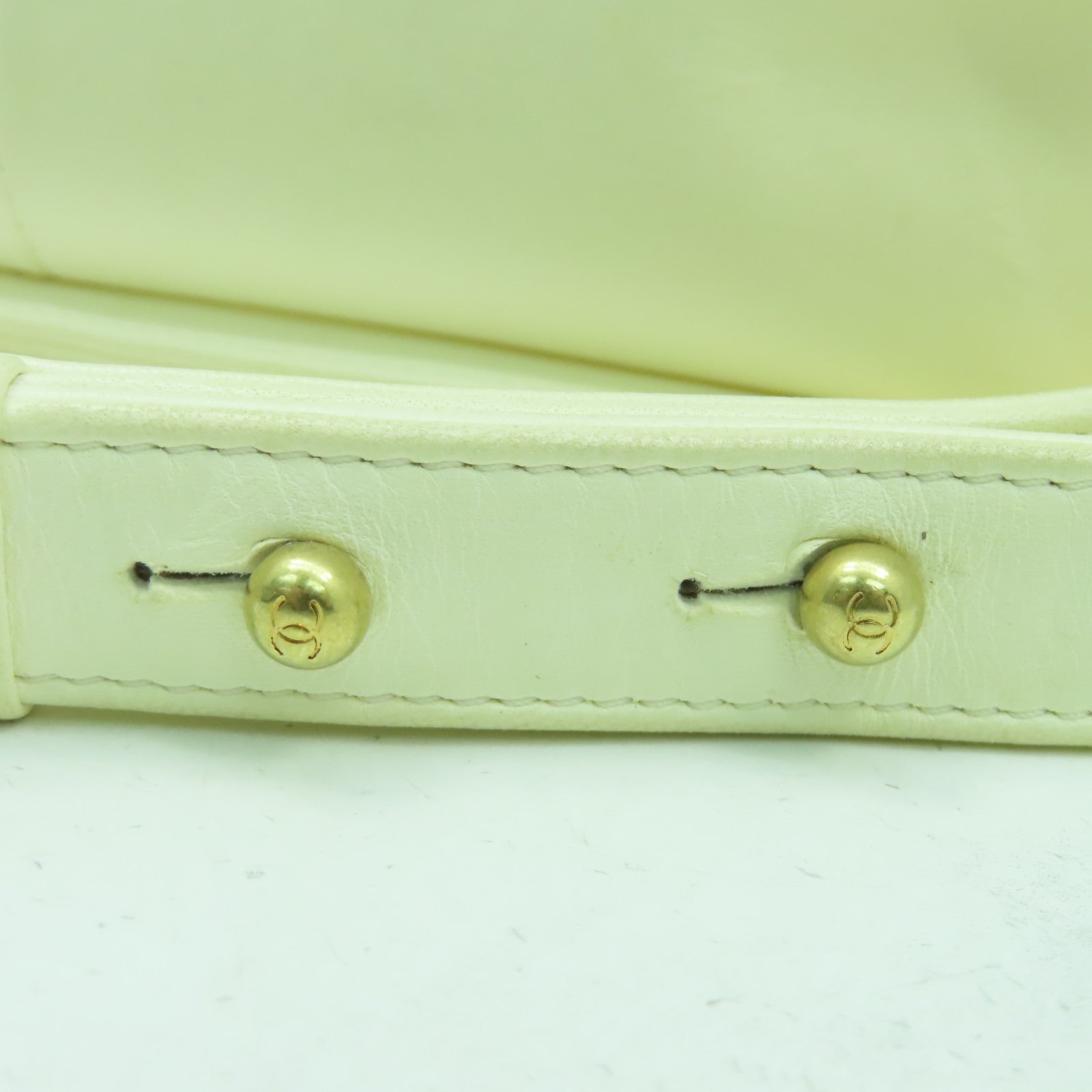 CHANEL 【激減優惠】菱格羊皮皮革Boy Chain Shoulder Bag金扣鏈帶肩背袋白色