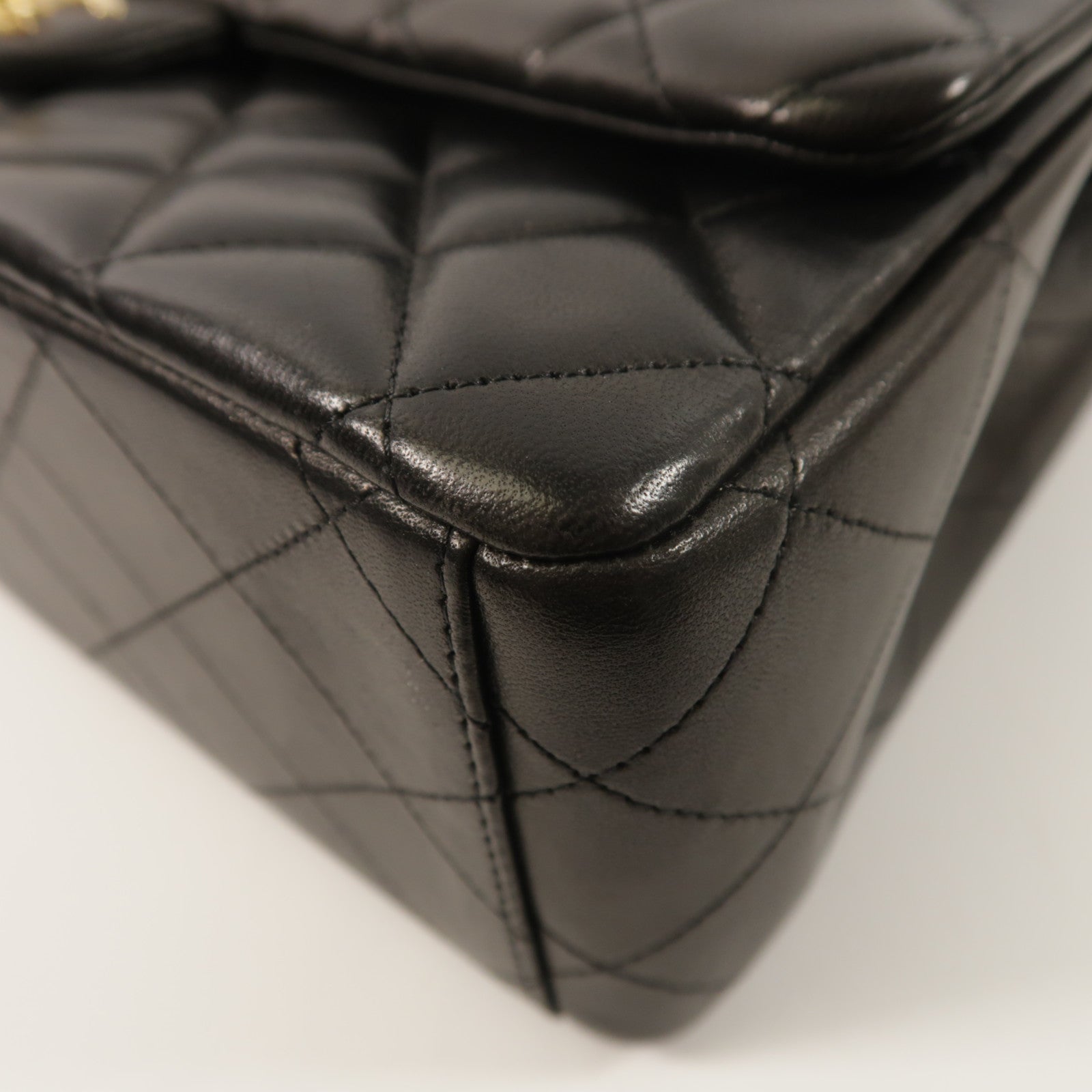 CHANEL 羊皮皮革Maxi Classic鏈帶肩背袋