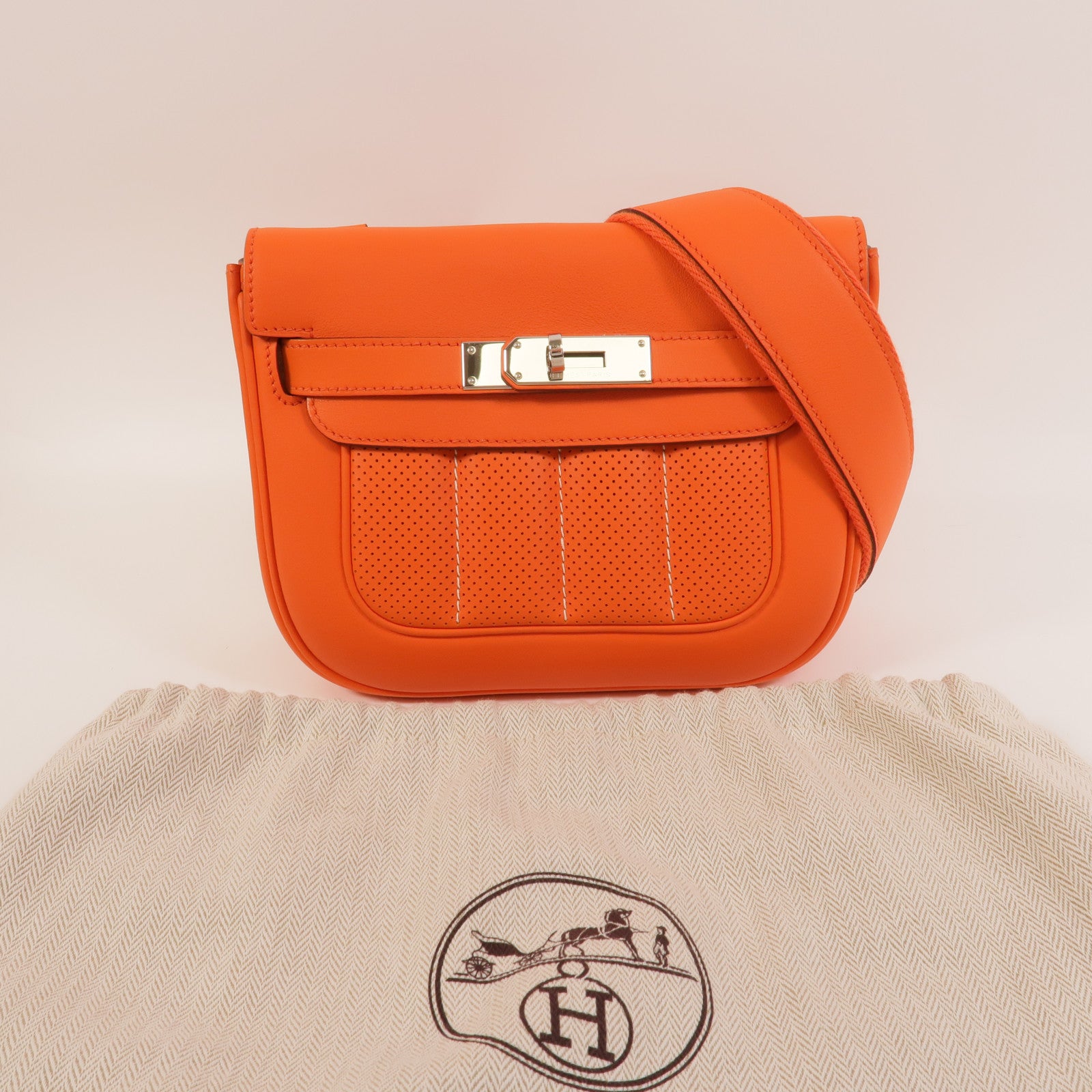 HERMES Swift皮革Berline Mini肩背袋Feu