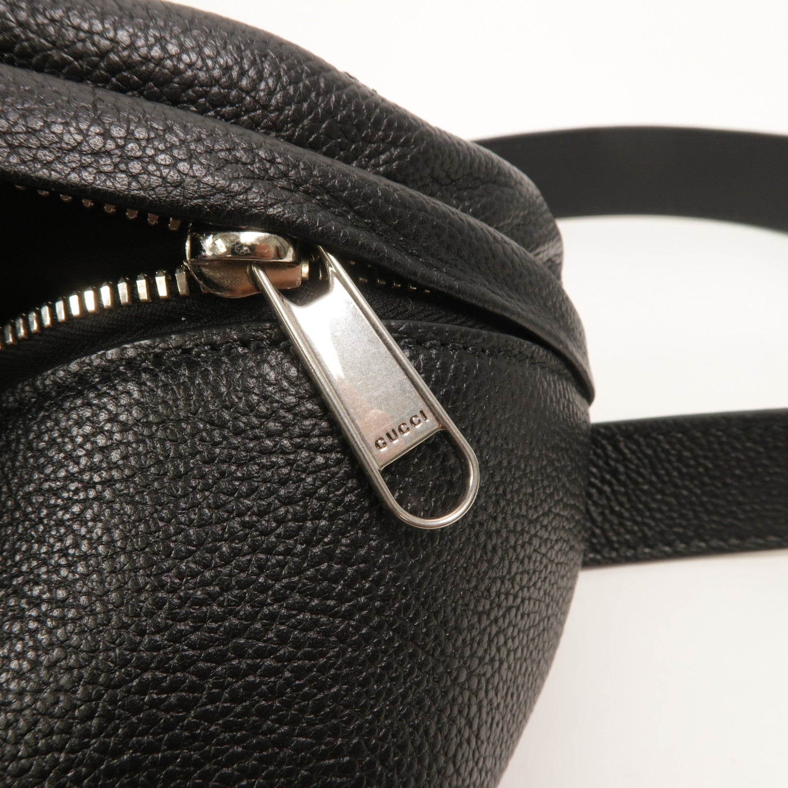 GUCCI 牛皮皮革Logo Belt Bag腰包