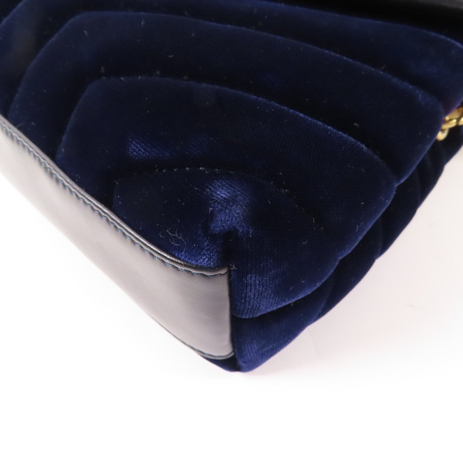 YVES SAINT LAURENT 天鵝絨Shoulder Bag金扣肩背袋