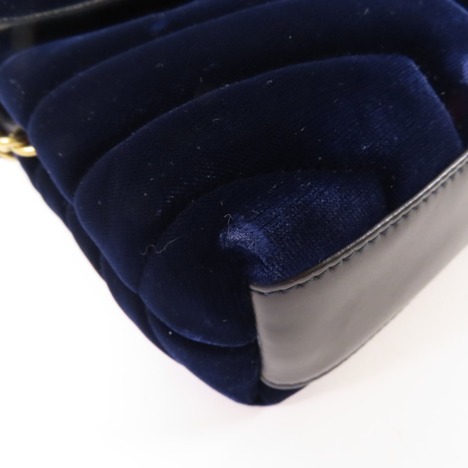 YVES SAINT LAURENT 天鵝絨Shoulder Bag金扣肩背袋
