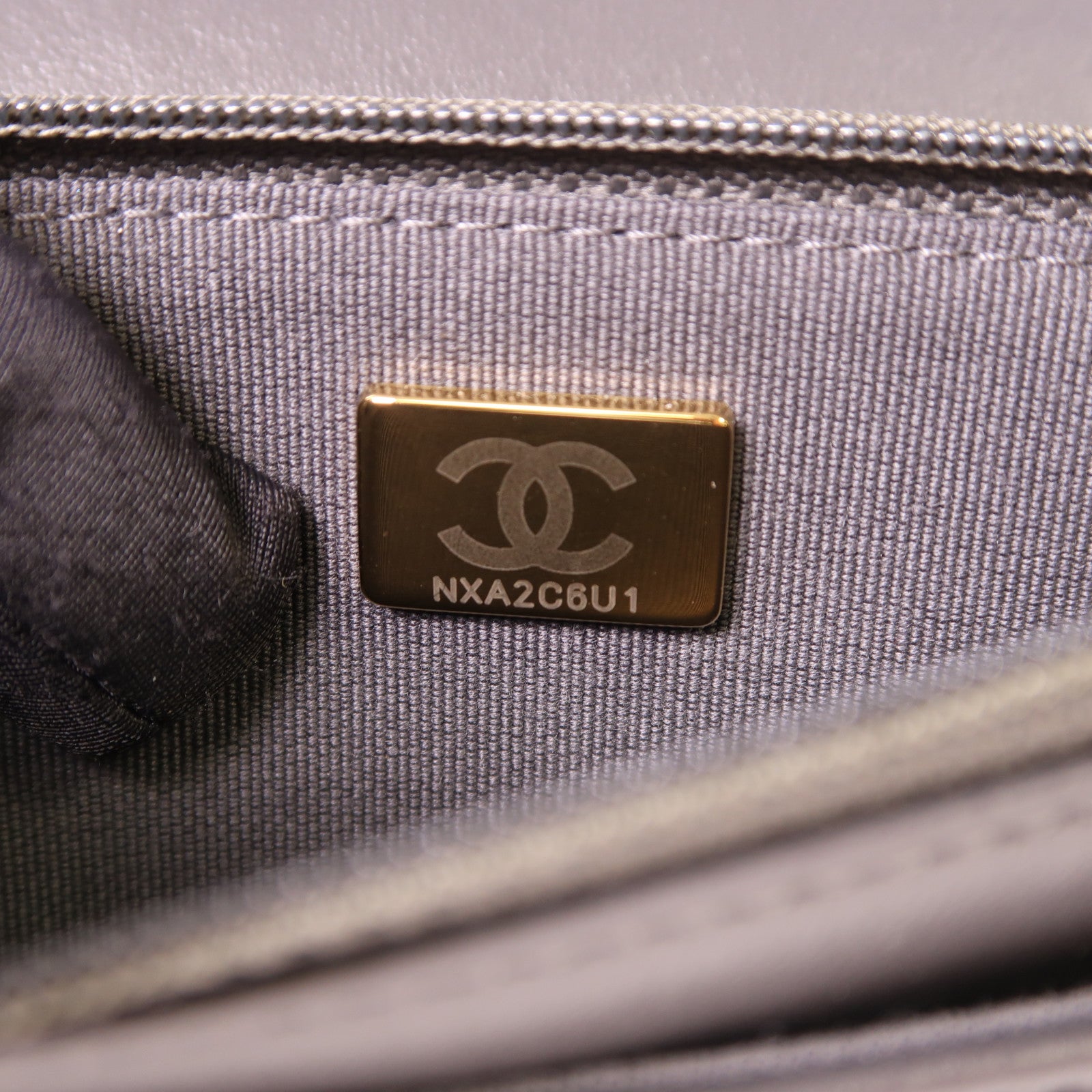 CHANEL 羊皮皮革C19 WOC Wallet On Chain鏈帶肩背袋