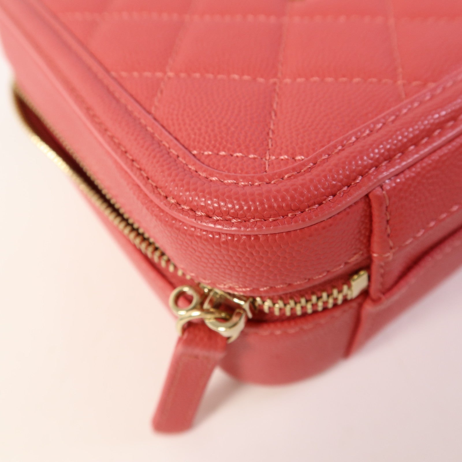 CHANEL 牛皮皮革Vanity Case金扣手挽肩背兩用袋