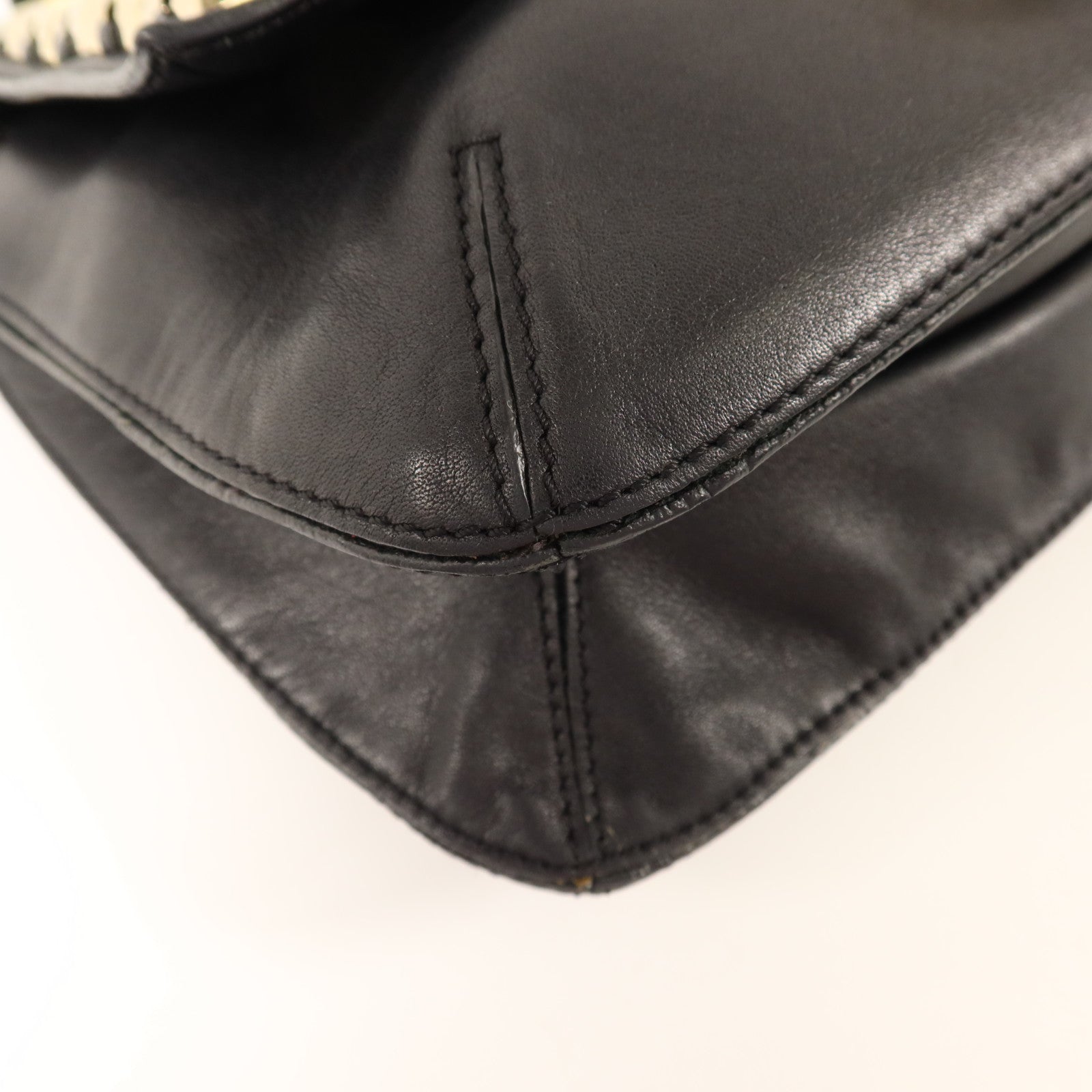 ANYA HINDMARCH 牛皮皮革Shoulder Bag金扣肩背袋