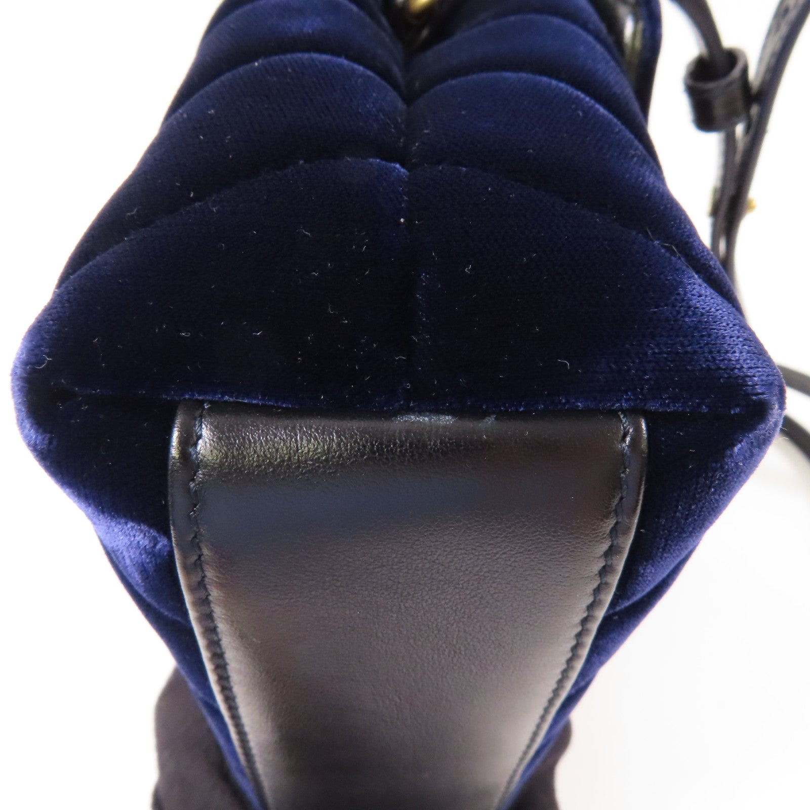 YVES SAINT LAURENT 天鵝絨Shoulder Bag金扣肩背袋