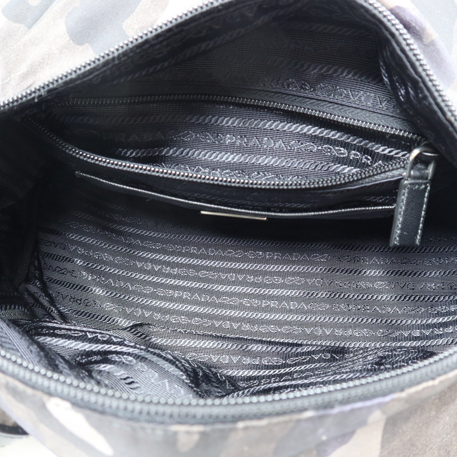 PRADA 尼龍2 Way Shoulder銀扣手挽肩背兩用袋