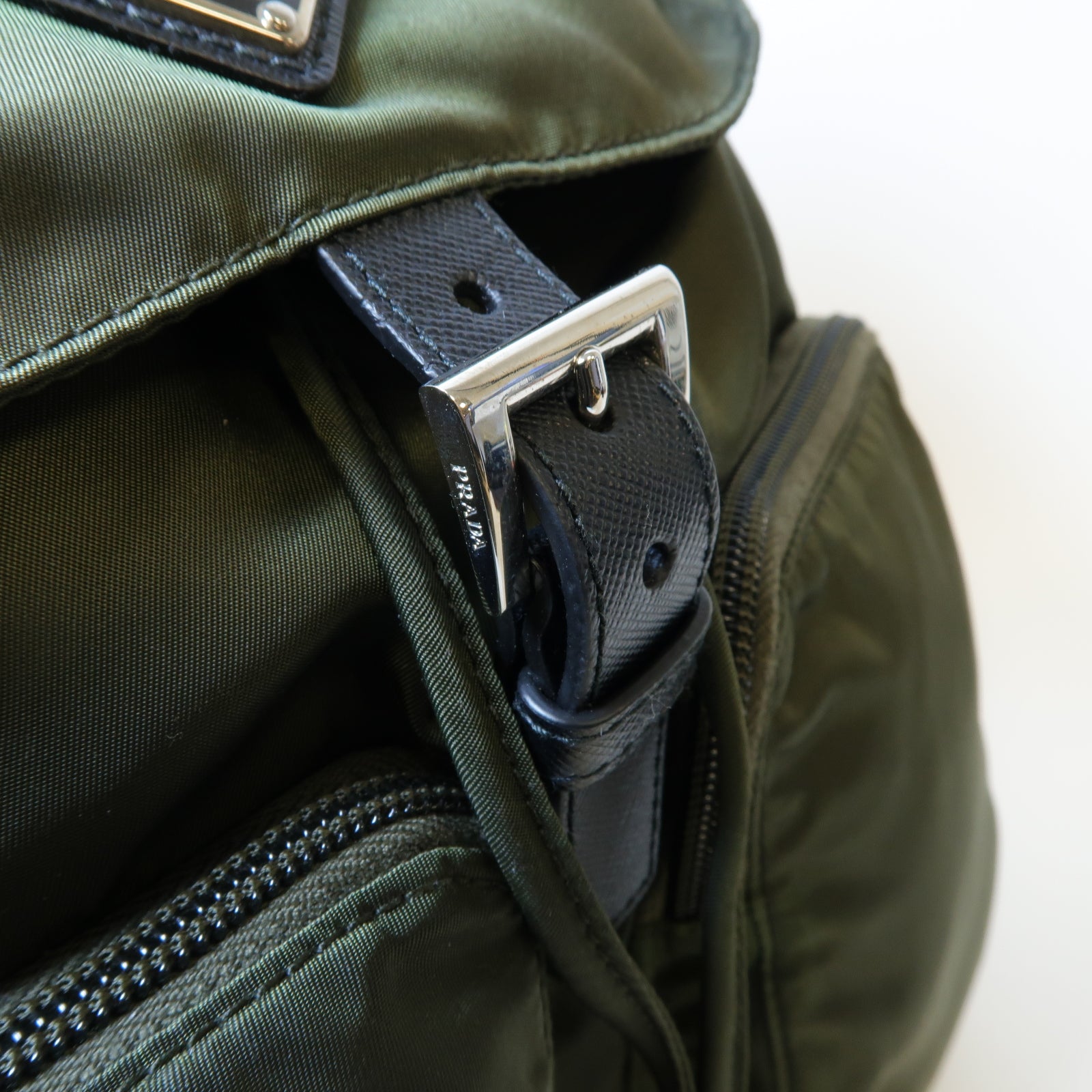PRADA 尼龍Backpack銀扣背包深綠色