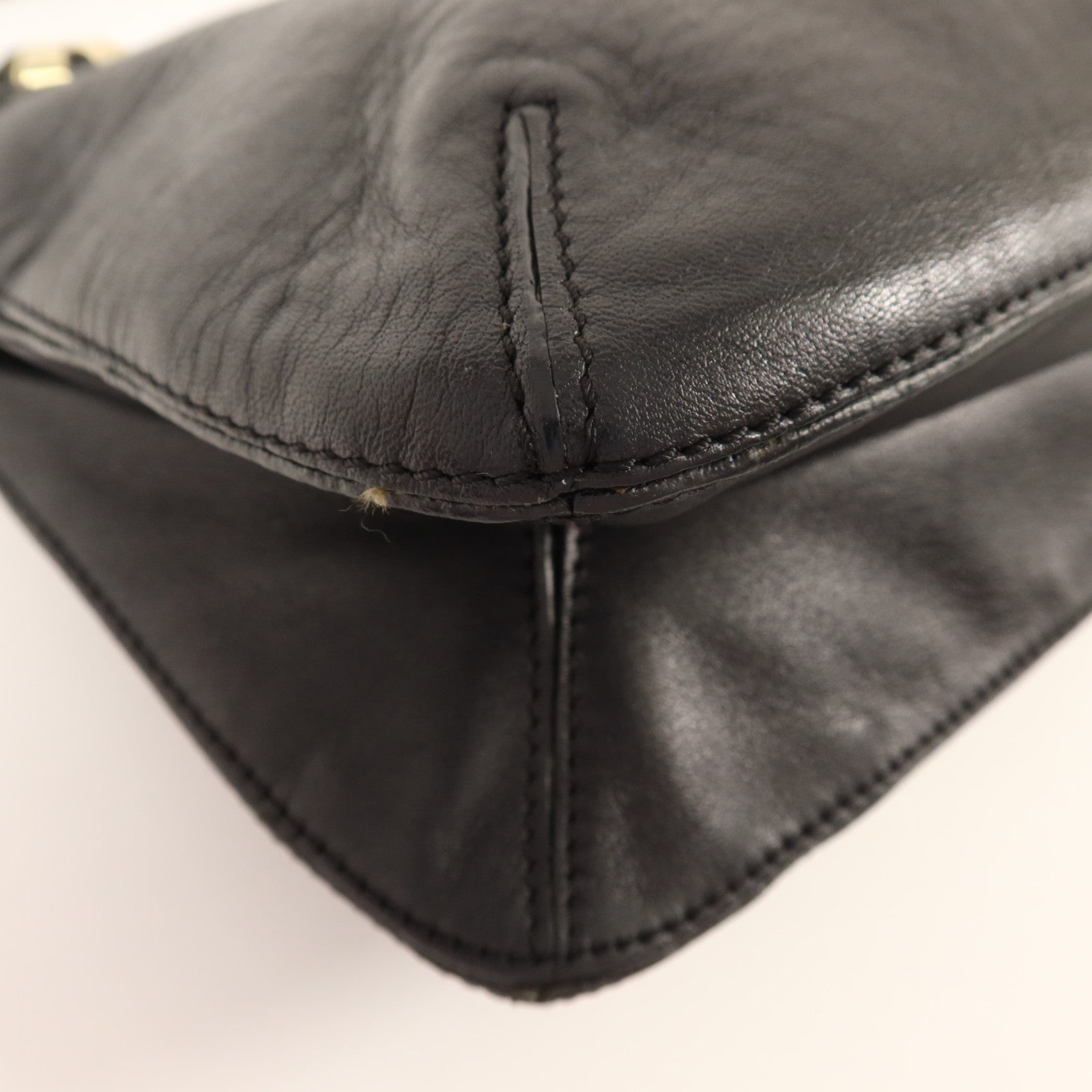 ANYA HINDMARCH 牛皮皮革Shoulder Bag金扣肩背袋