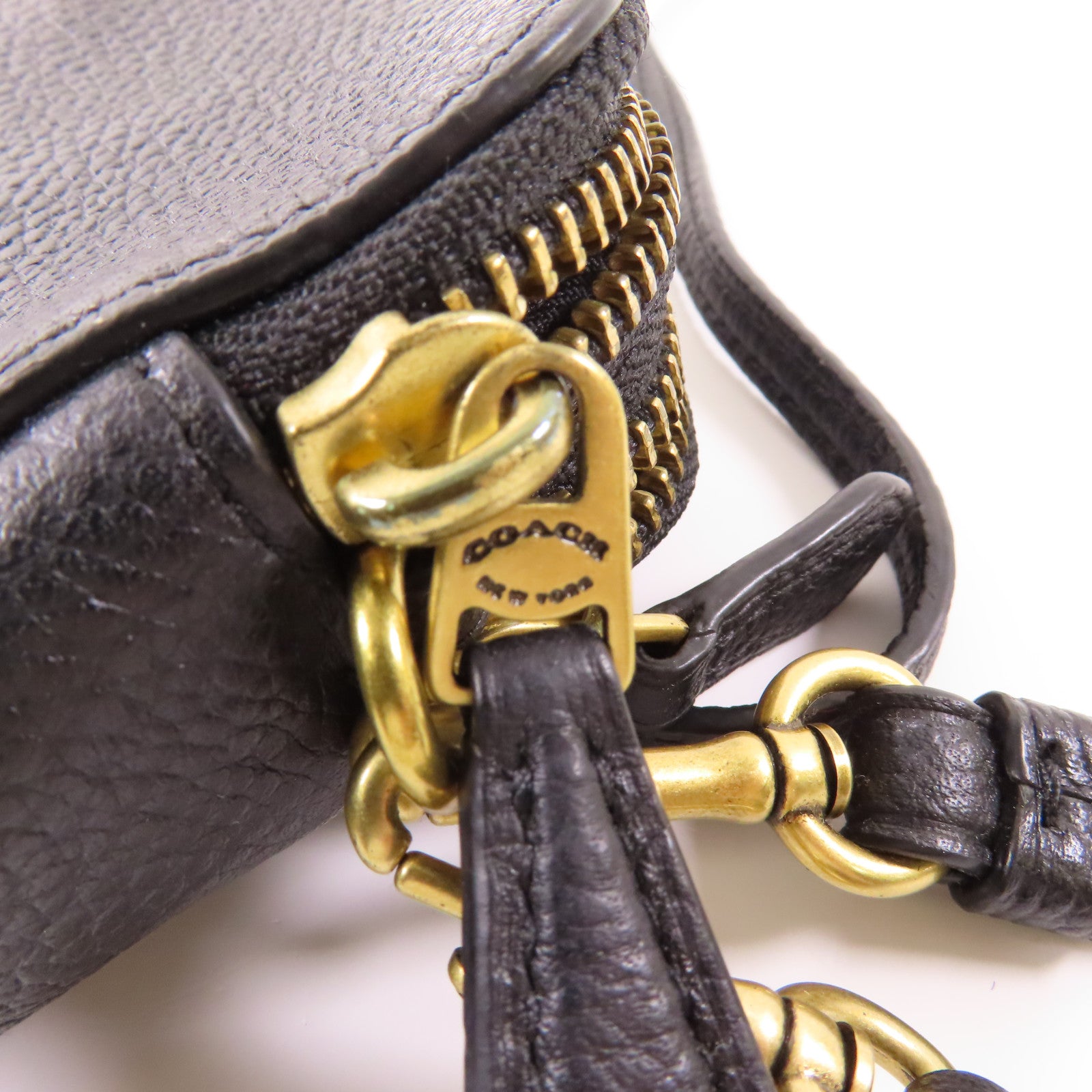COACH 牛皮皮革Shoulder Bag金扣肩背袋