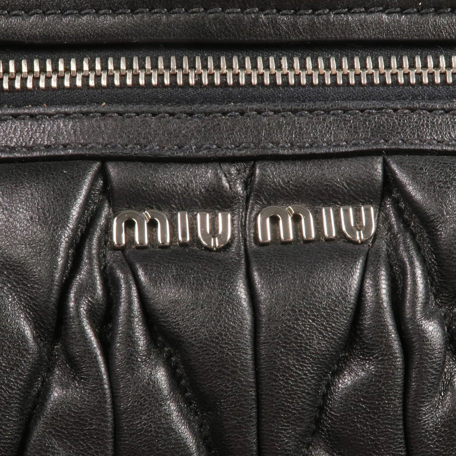 Miu Miu 羊皮皮革Chain Shoulder銀扣鏈帶肩背袋