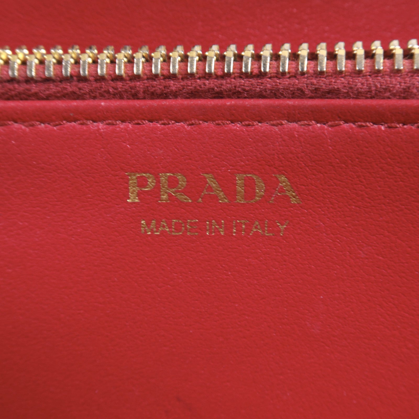 PRADA 牛皮皮革Zipper Long Wallet金扣長錢包