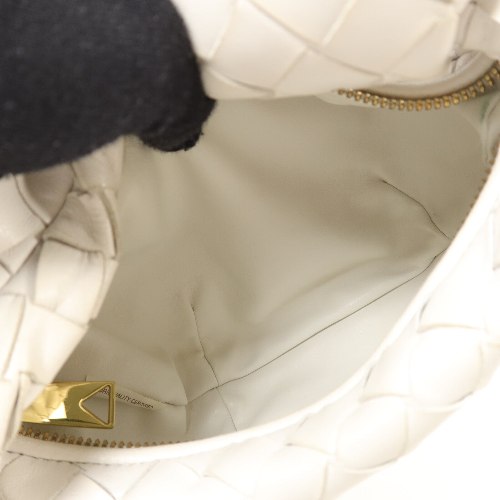 BOTTEGA VENETA 牛皮皮革Mini Jodie手挽袋