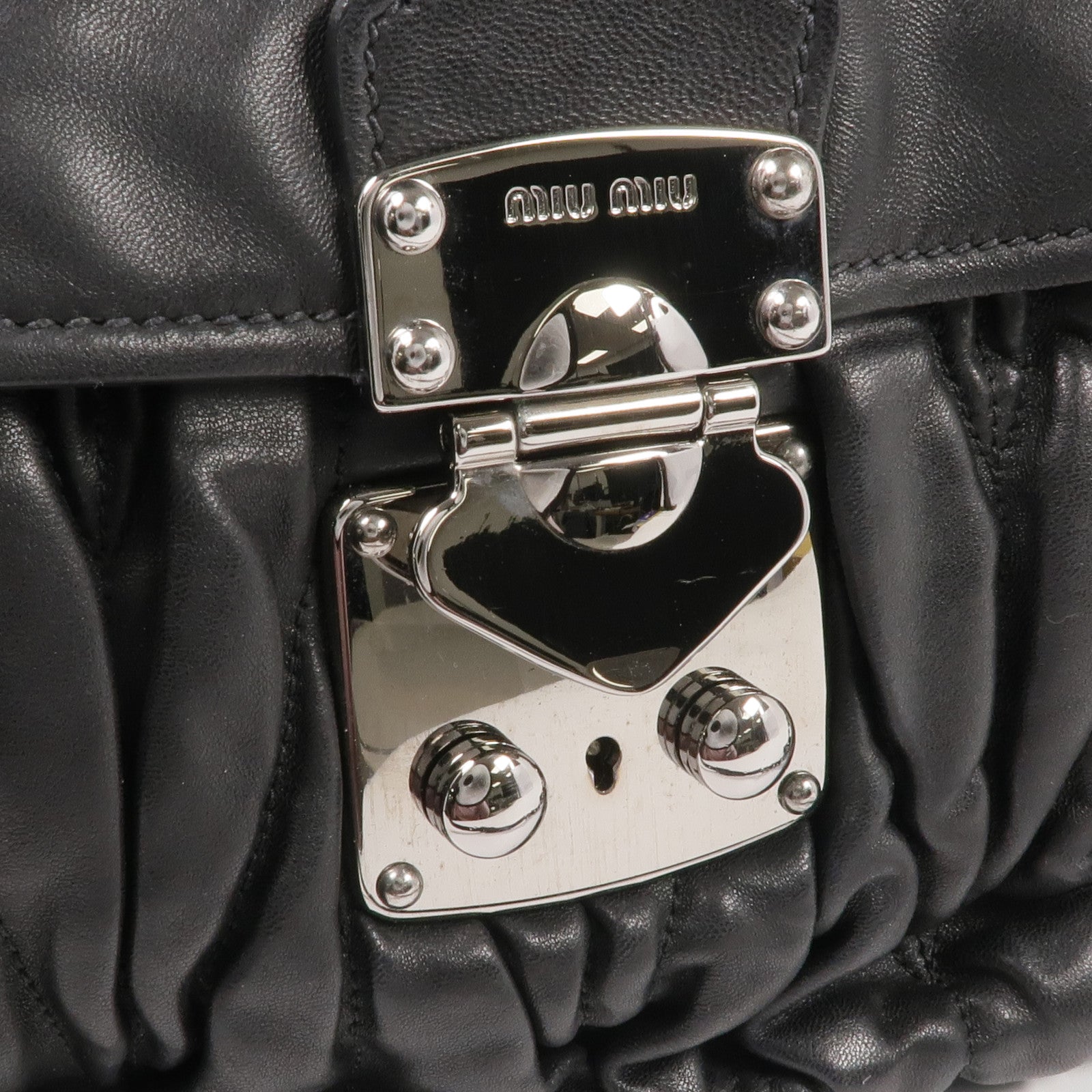 Miu Miu 羊皮皮革Chain Shoulder銀扣鏈帶肩背袋