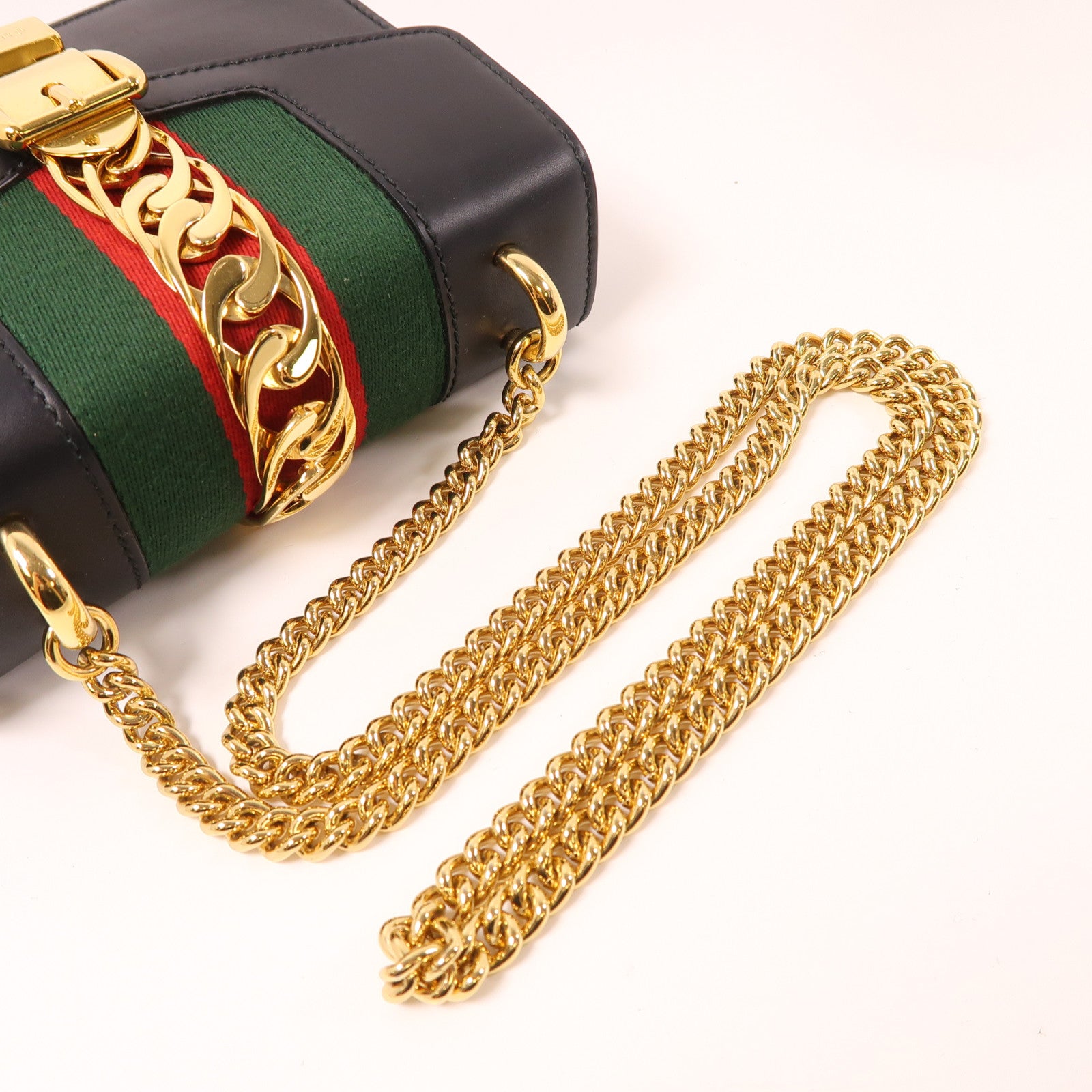 GUCCI (PRICE DOWN) GG GHW Sylvie Chain Shoulder Bag 431666 Calfskin Leather Black