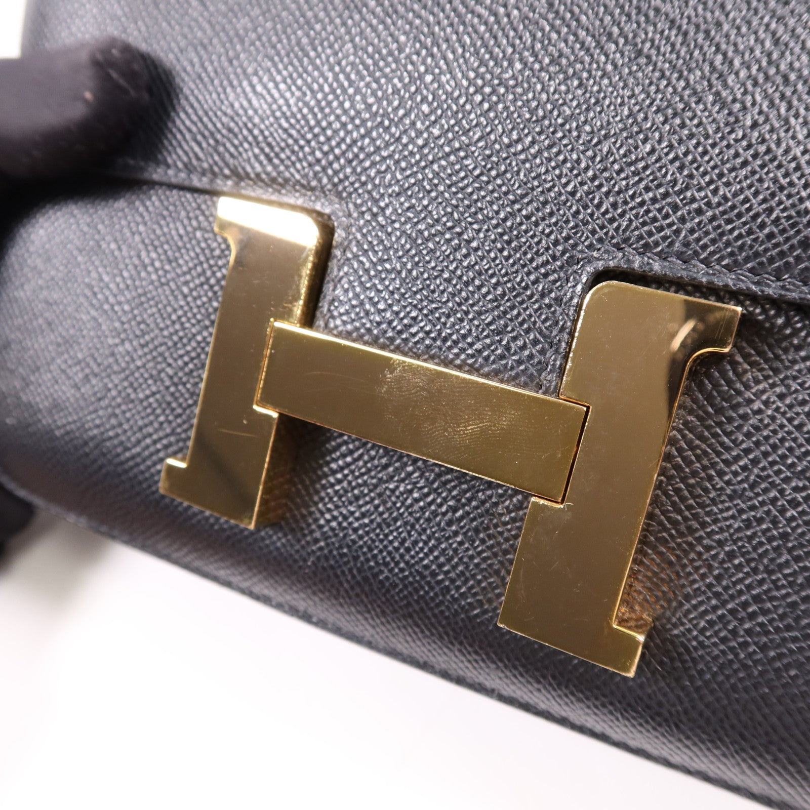 HERMES Epsom皮革Constance 24金扣肩背袋Noir