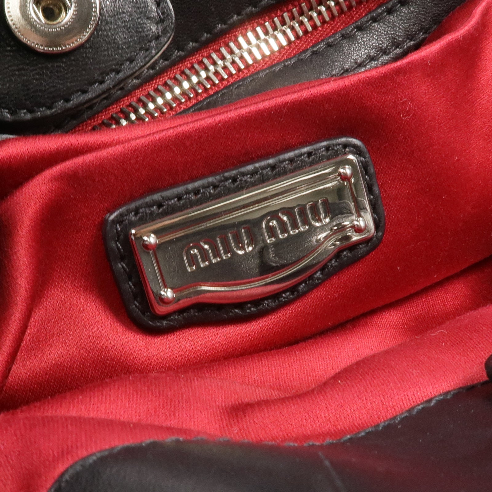 Miu Miu 羊皮皮革Chain Shoulder銀扣鏈帶肩背袋