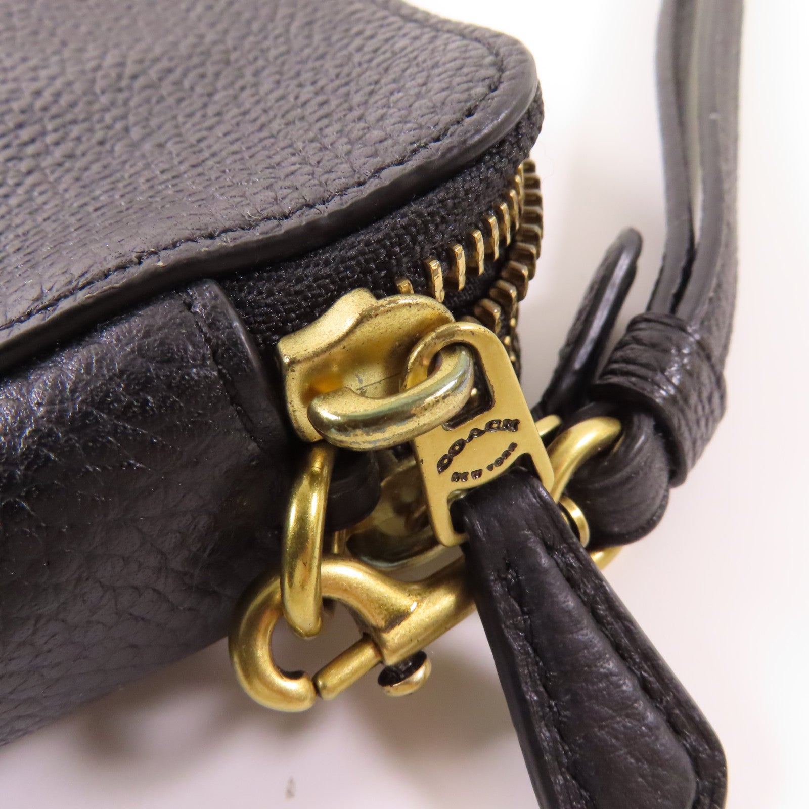 COACH 牛皮皮革Shoulder Bag金扣肩背袋
