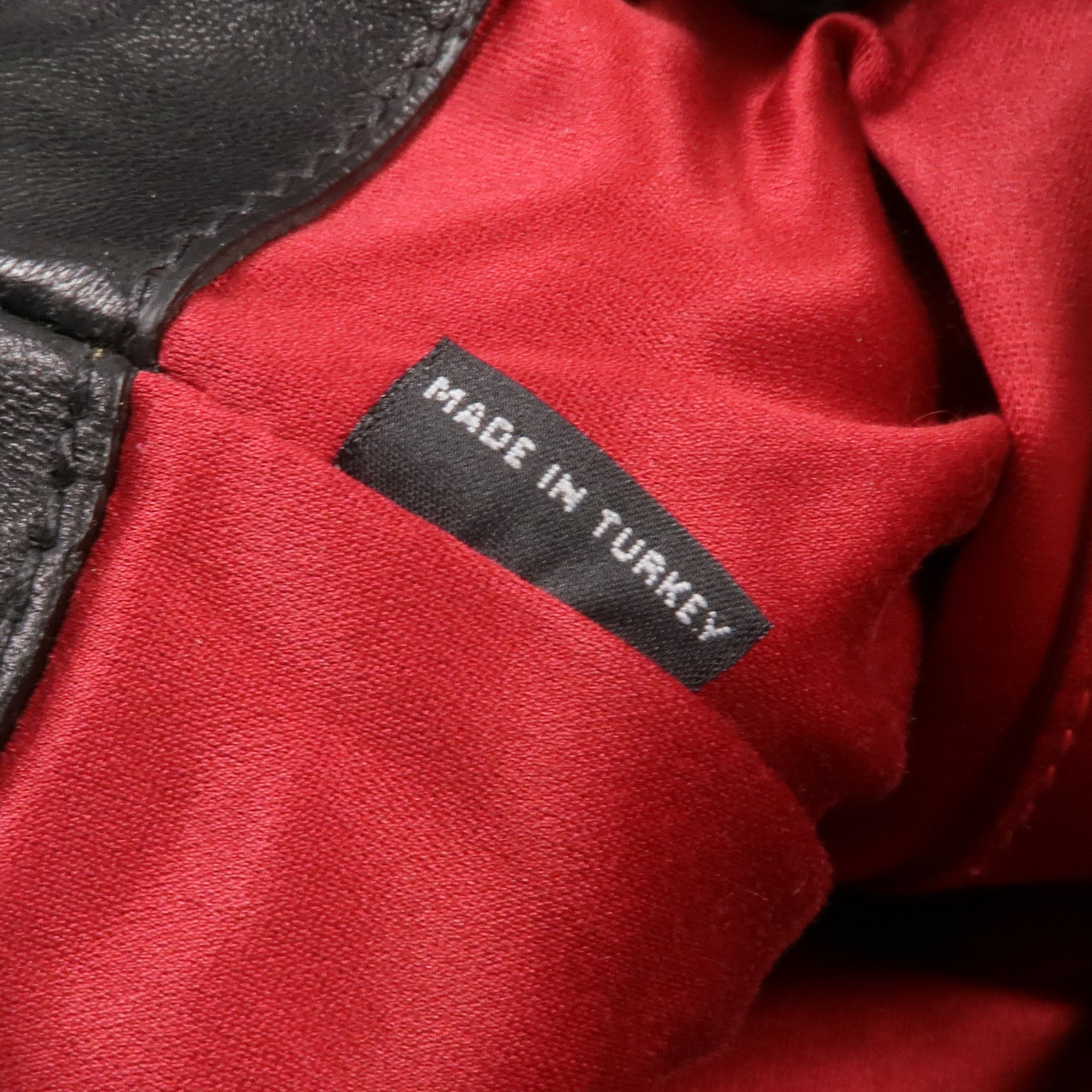 Miu Miu 羊皮皮革Chain Shoulder銀扣鏈帶肩背袋