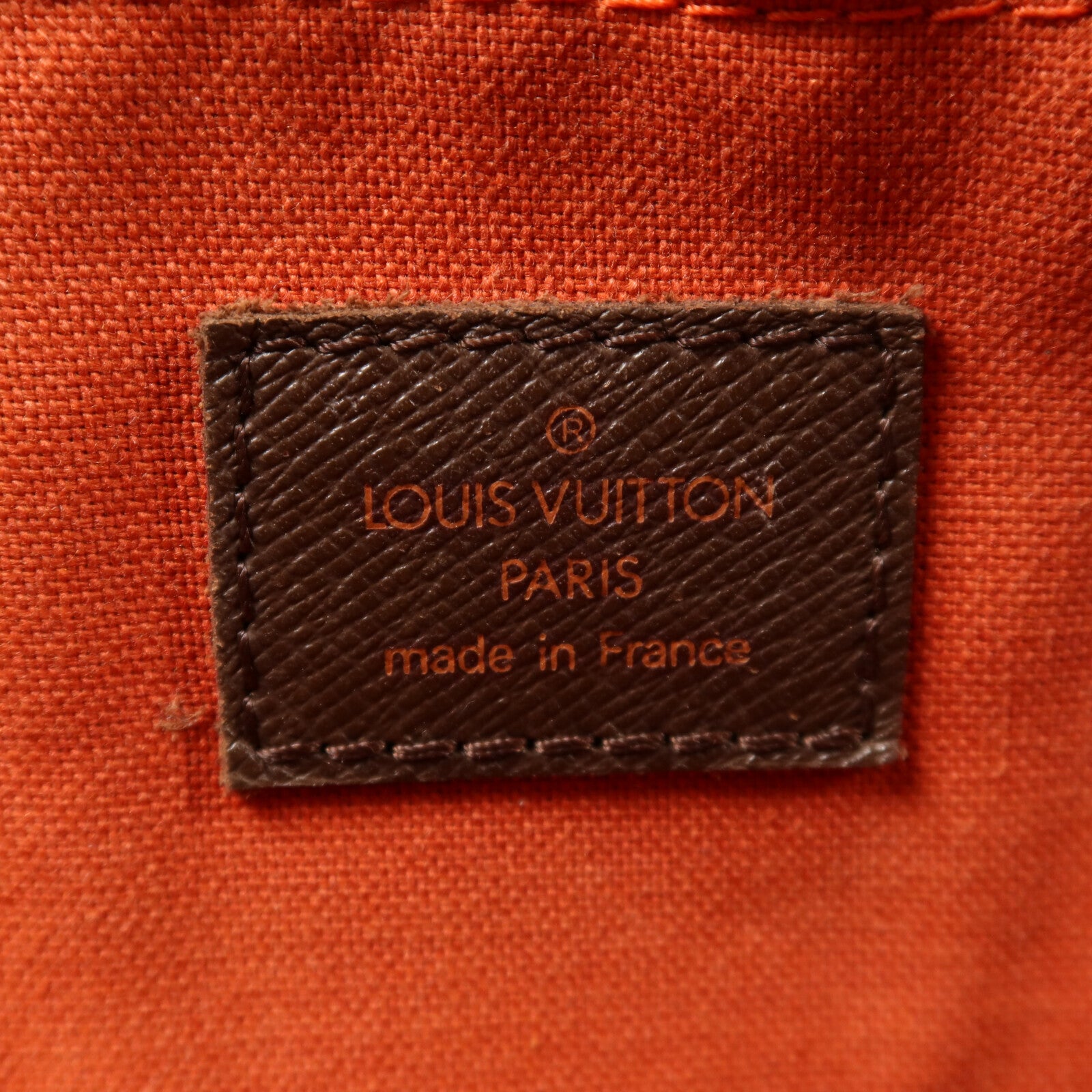 LOUIS VUITTON 【激減優惠】Damier Belem MM金扣肩背袋