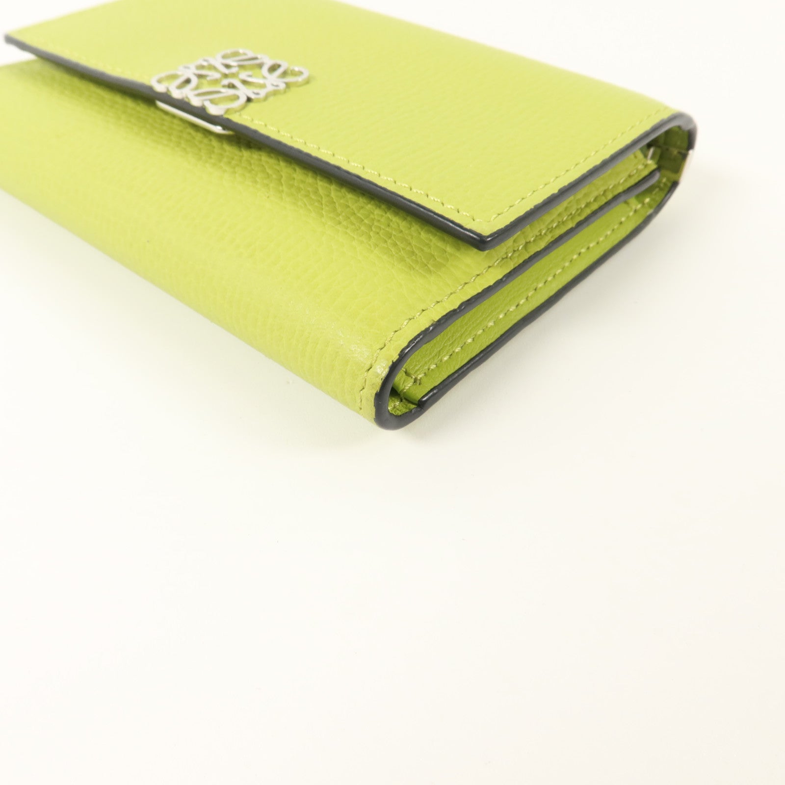 LOEWE 牛皮皮革Anagram Trifold Compact Wallet銀扣錢包