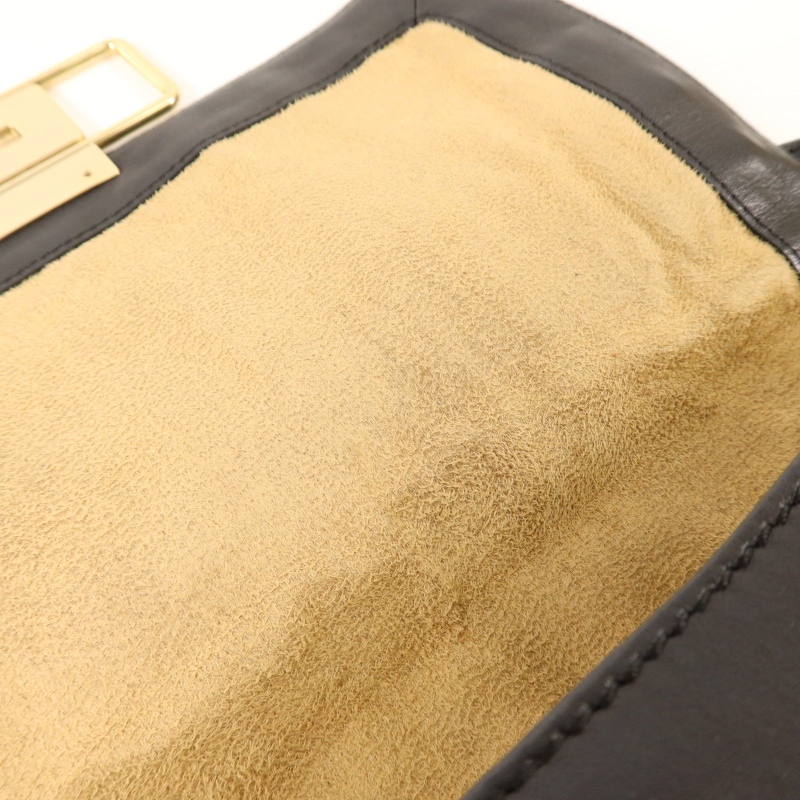 ANYA HINDMARCH 牛皮皮革Shoulder Bag金扣肩背袋