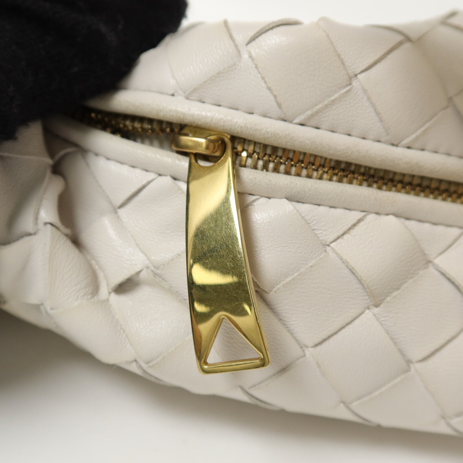 BOTTEGA VENETA 牛皮皮革Mini Jodie手挽袋