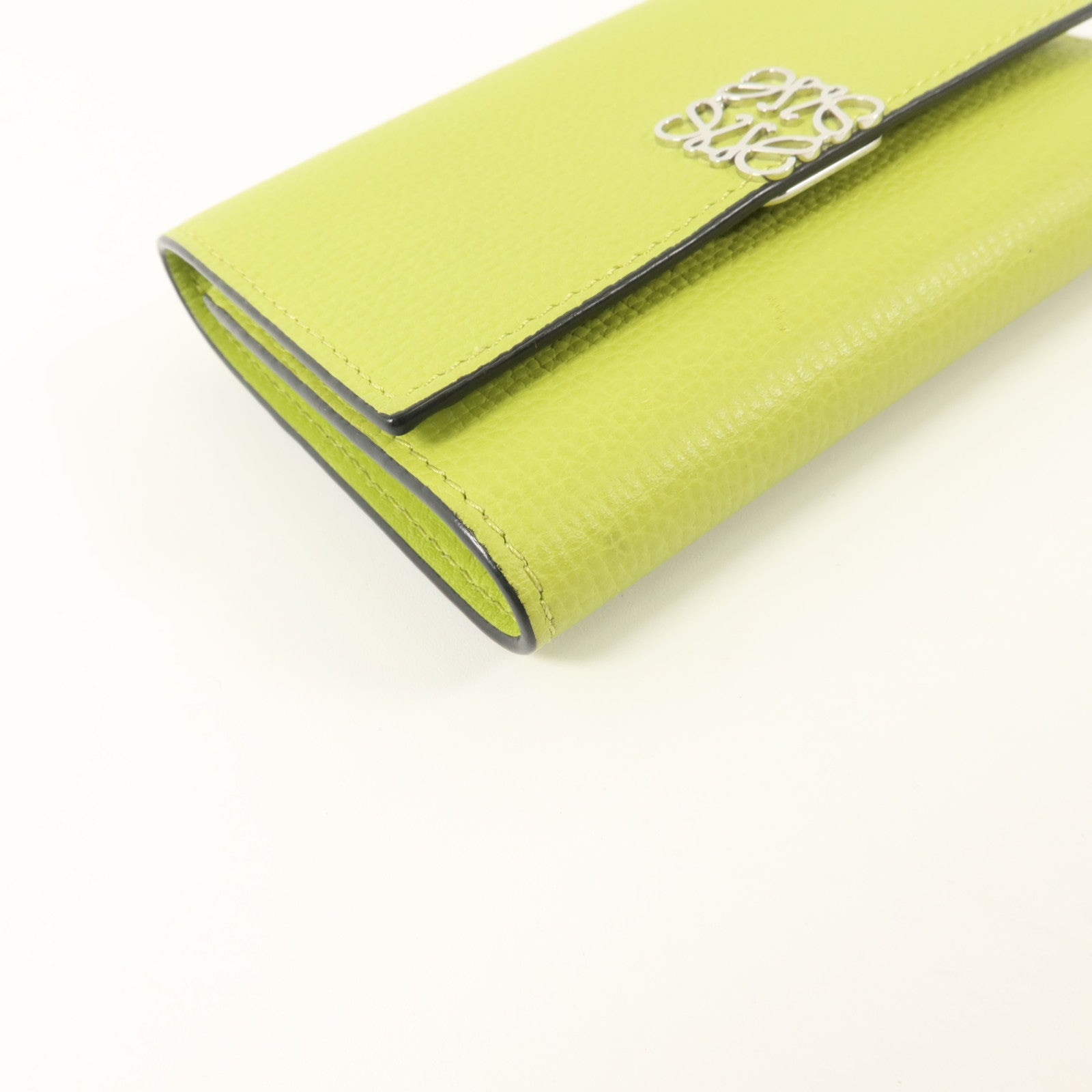 LOEWE 牛皮皮革Anagram Trifold Compact Wallet銀扣錢包