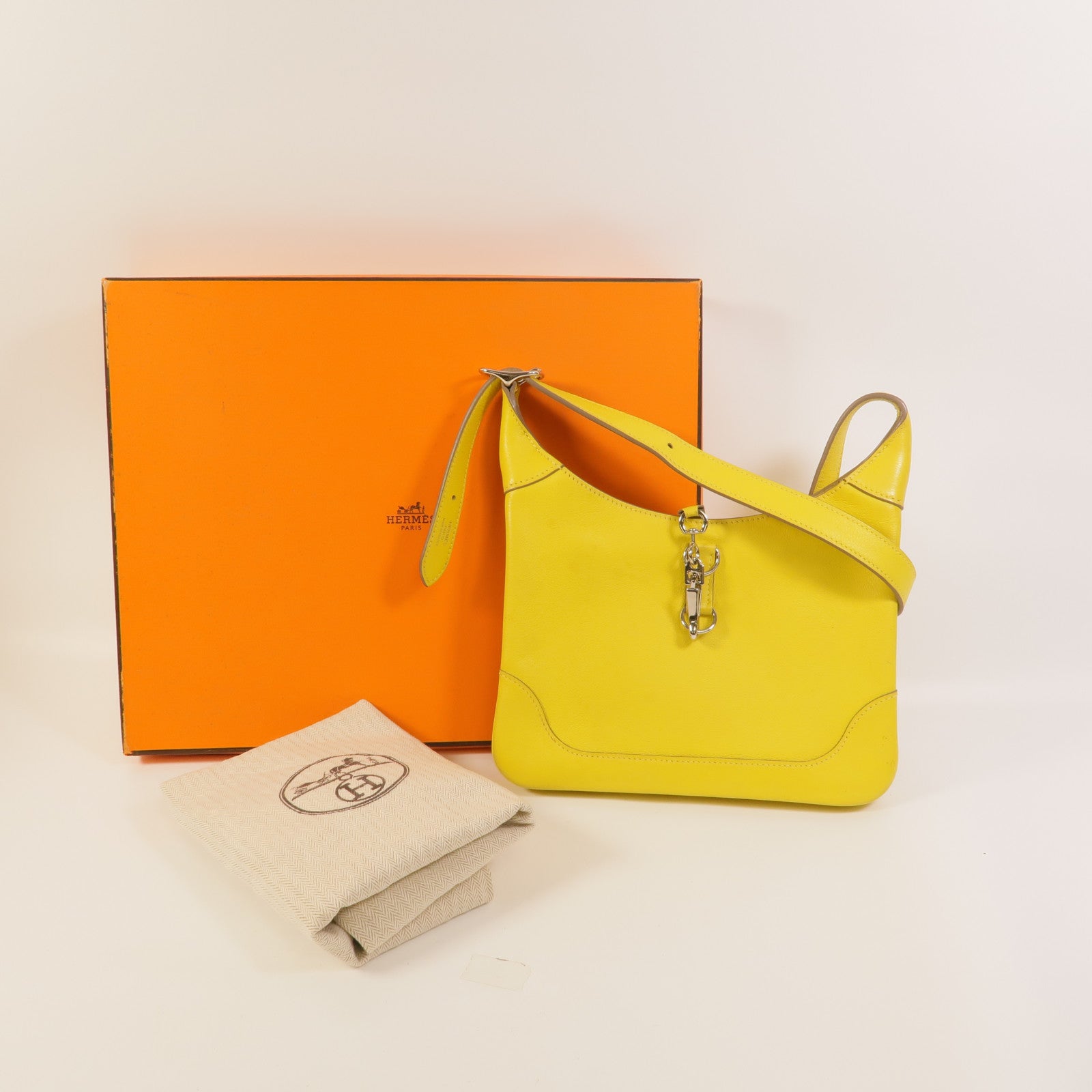 HERMES Evergrain皮革Trim Duo 24肩背袋Lime