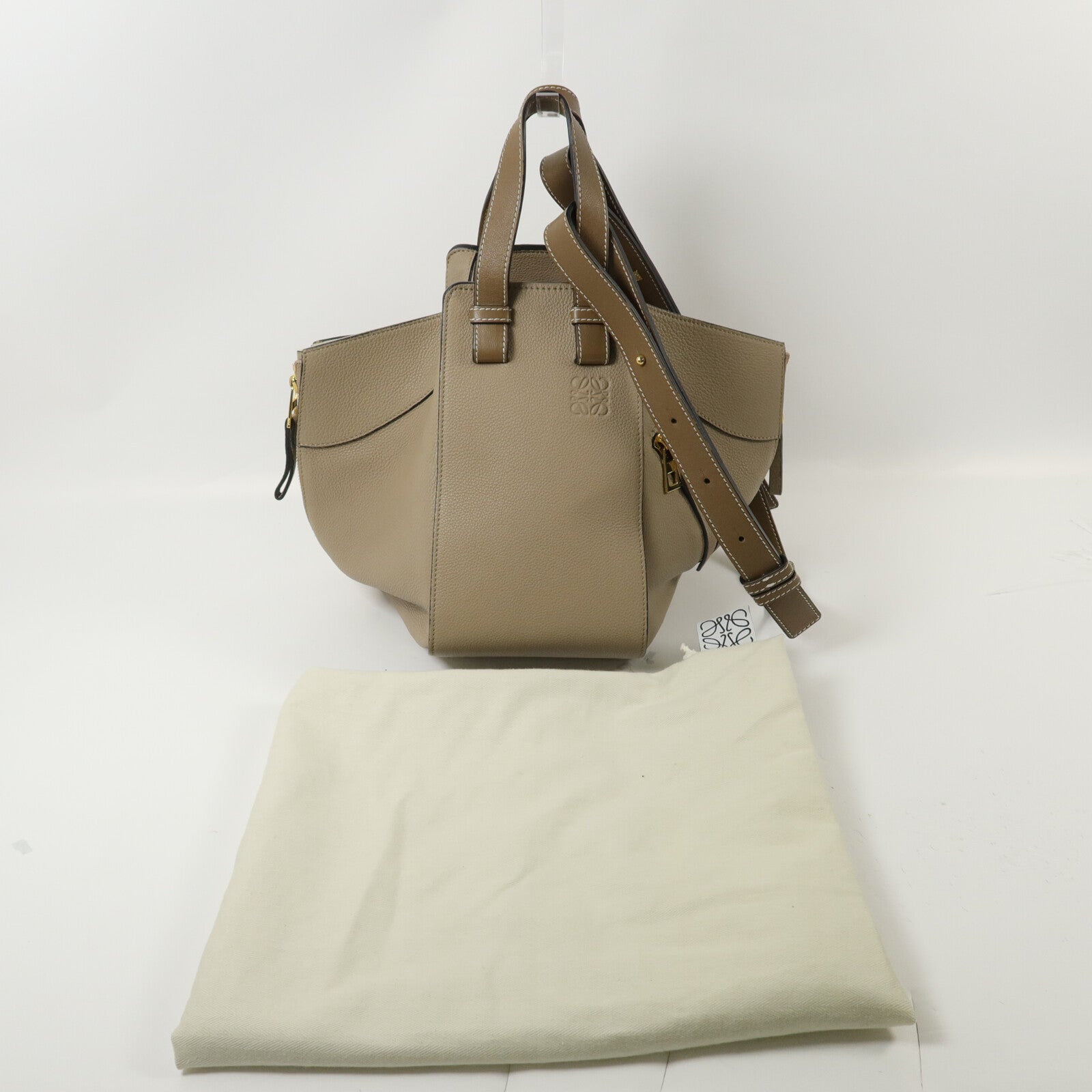 LOEWE 牛皮皮革Hammock Medium手挽肩背兩用袋