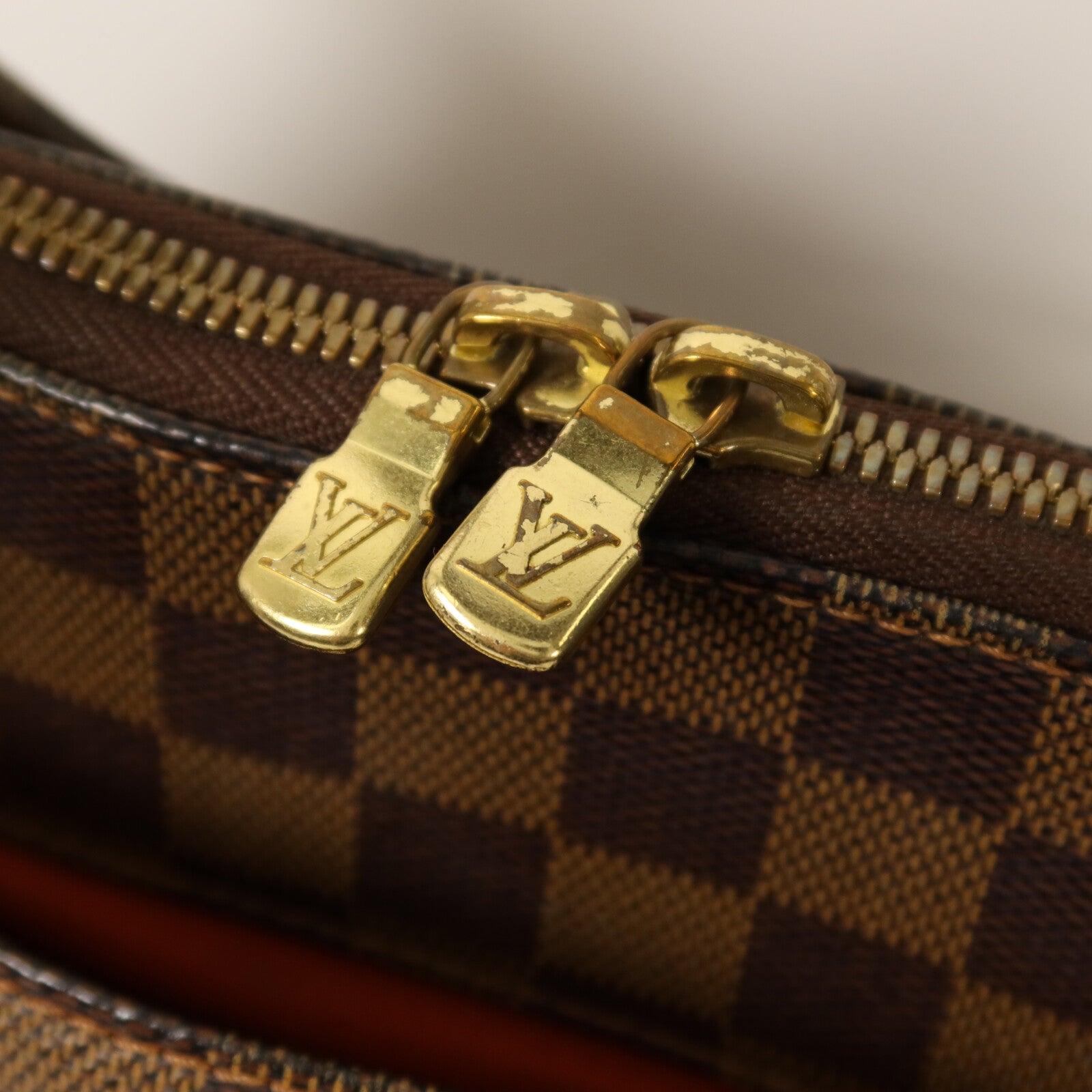 LOUIS VUITTON 【激減優惠】Damier Belem MM金扣肩背袋